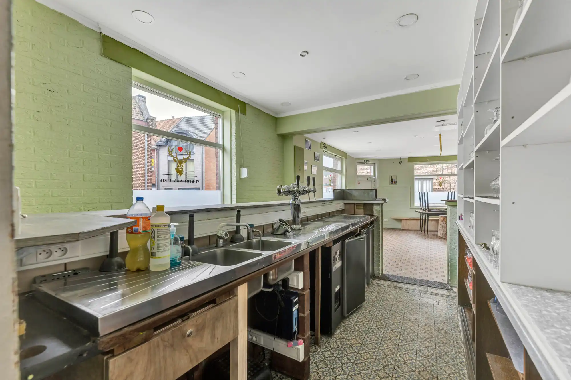 Te renoveren café/woning nabij station Denderleeuw foto 9