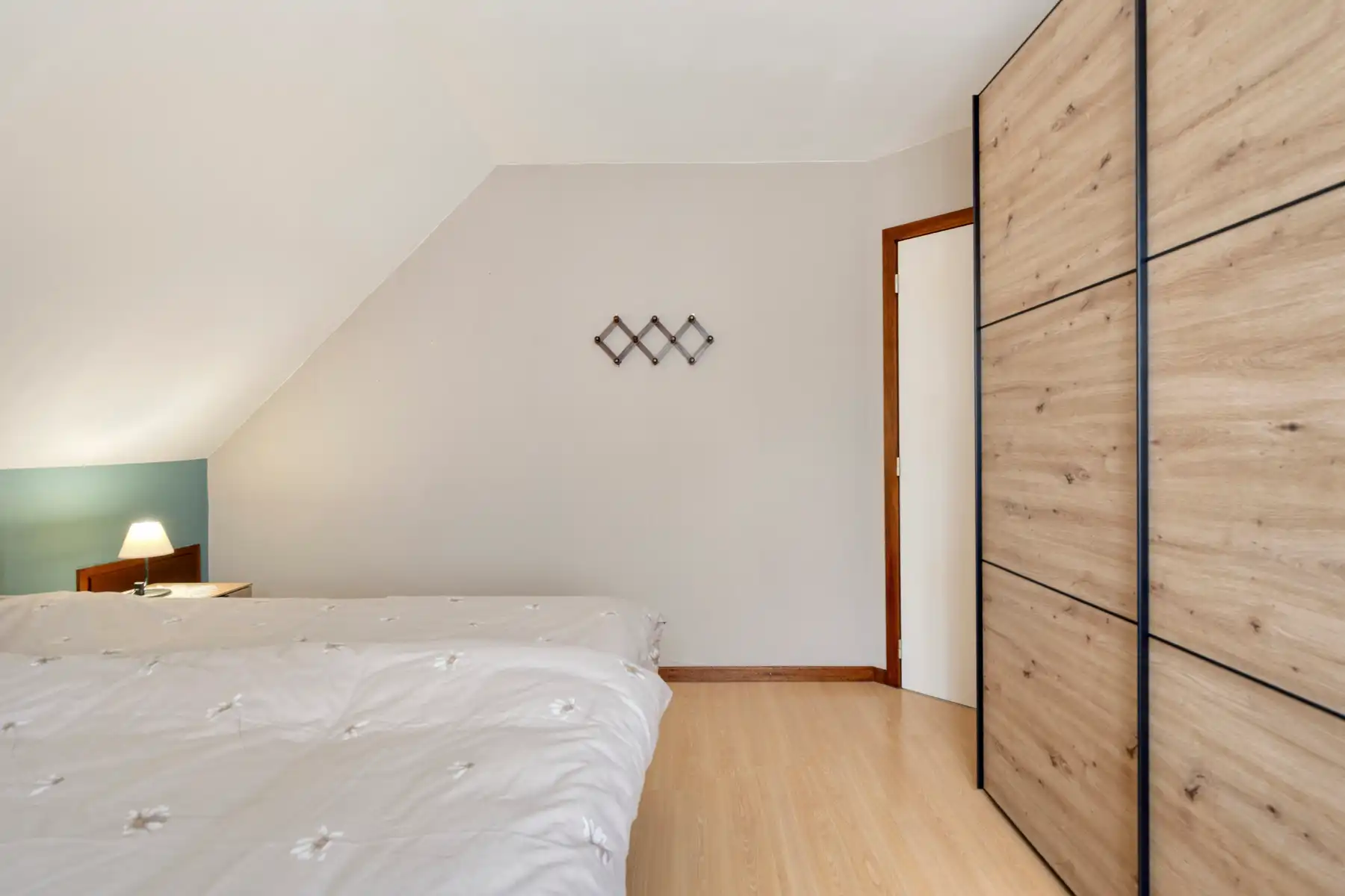Rustig en goed gelegen driegevelwoning met 3 slaapkamers foto 20