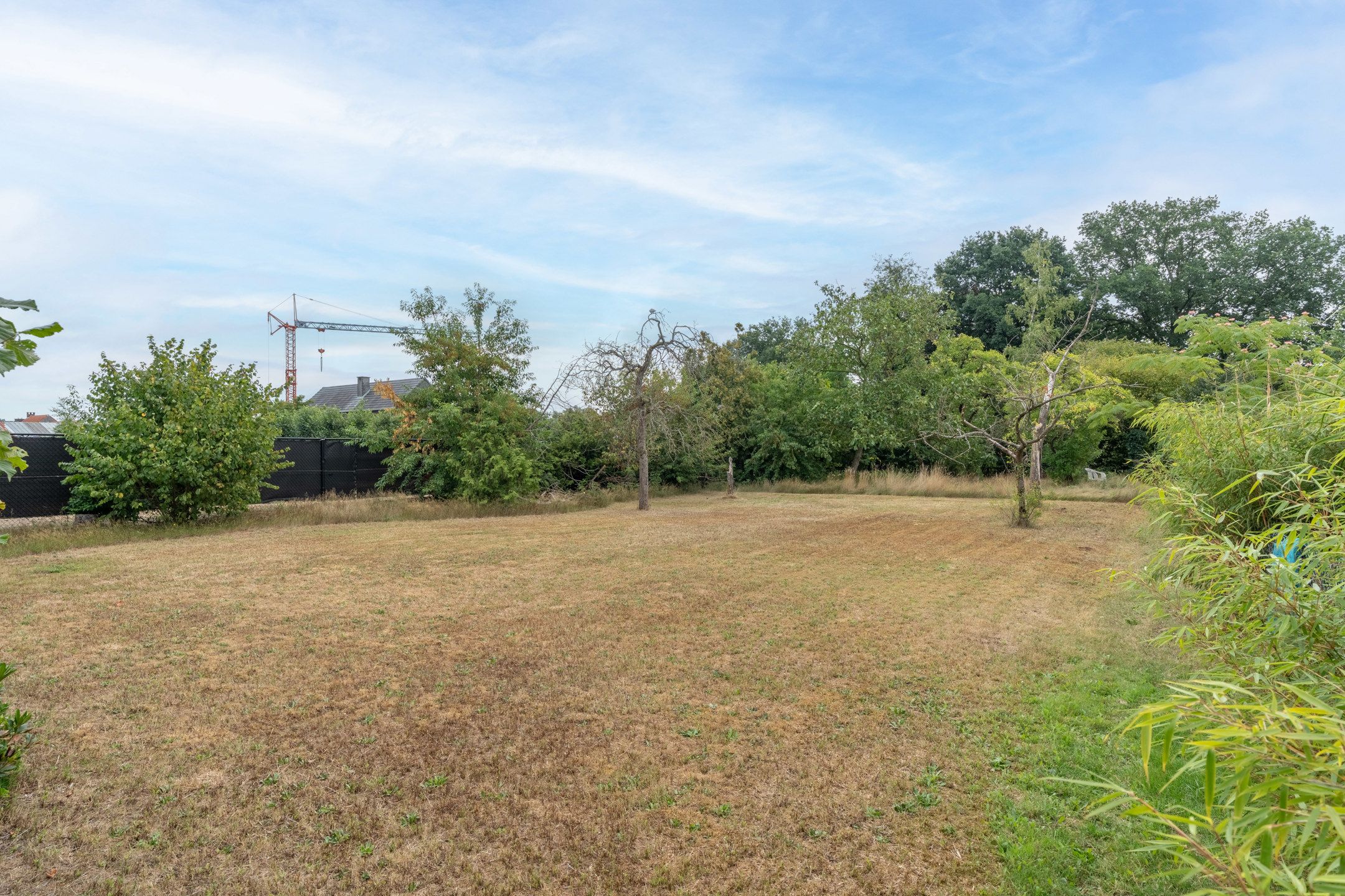 Te renoveren gezinswoning (196m²) op perceel van 1.943m². foto 29