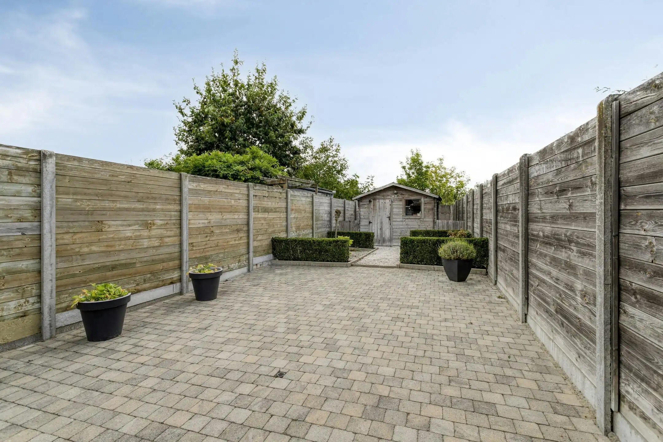 Instapklare gezinswoning met gezellige tuin in Roeselare foto 17