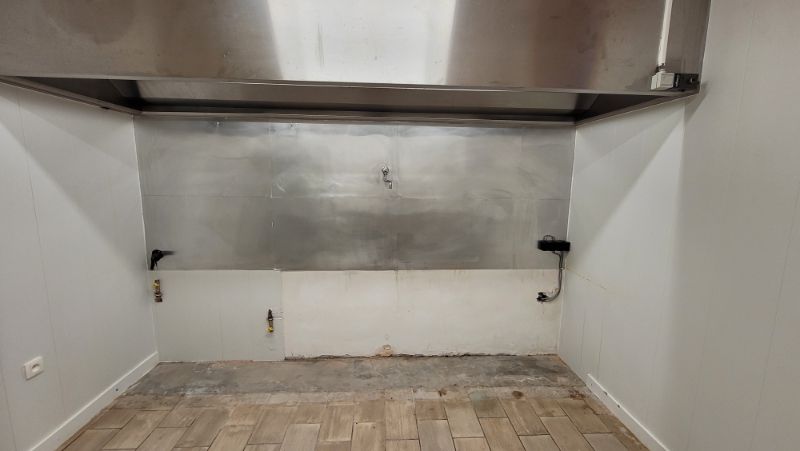 Roeselare-stadskern. Verhuurde handelsruimte met toiletten, keuken en berging van +/- 120m². Deze buurt krijgt een flinke update. Ideaal als opbrengst of eigen uitbating. Vaste huurinkomsten! foto 10