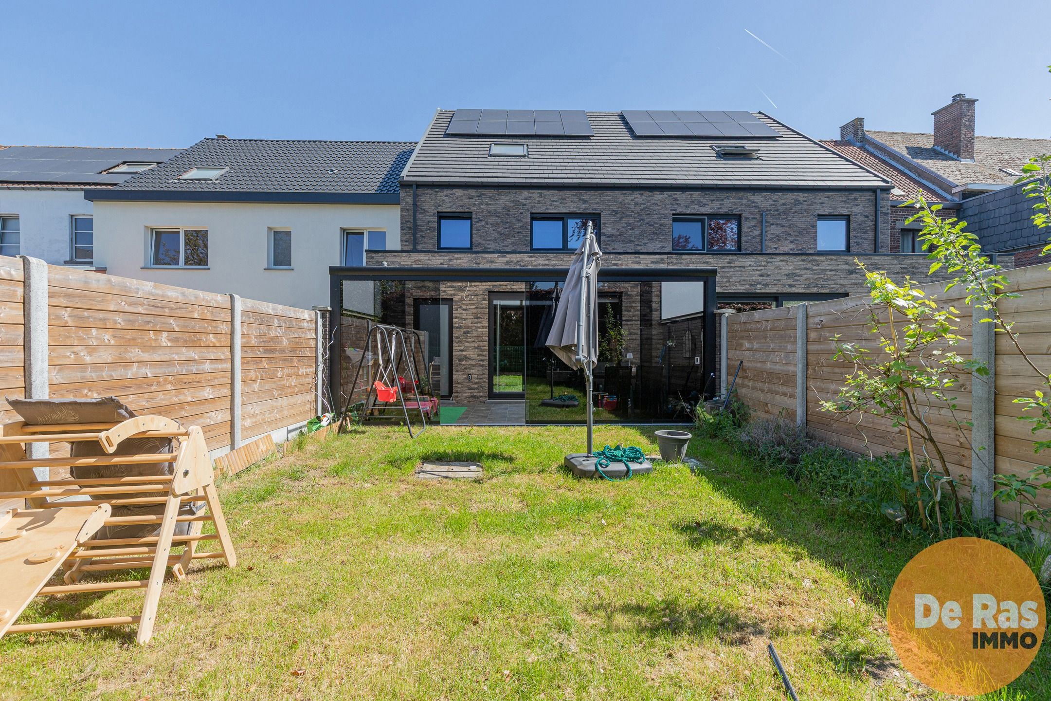 HERZELE- NABIJ CENTRUM HERZELE ZEER RUIME GEZINSWONING  foto 22
