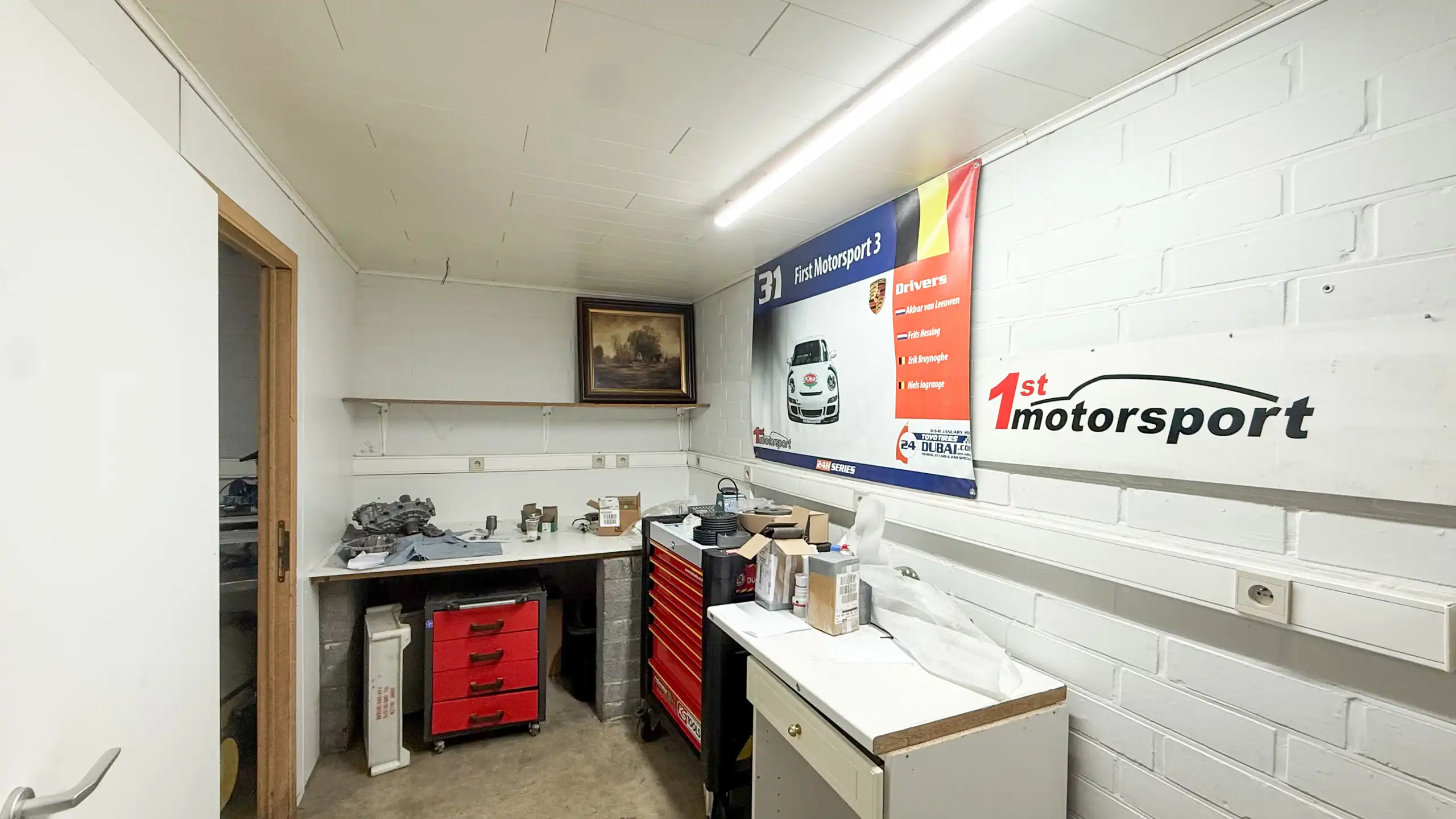 Gelijkvloerse woning met ruim magazijn en zwembad! foto 52