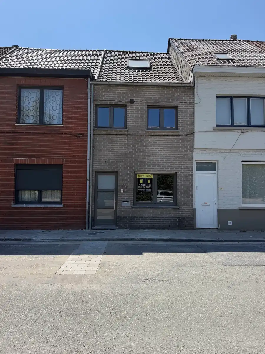 Instapklare starterswoning met 3 slks. centrum Lokeren foto {{pictureIndex}}