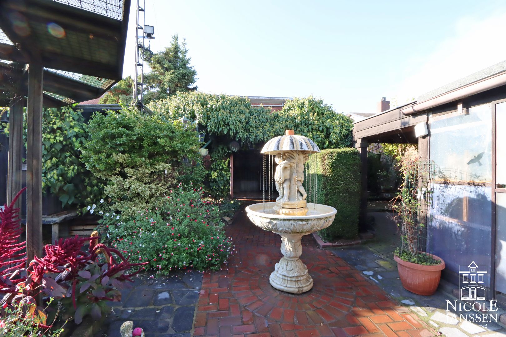 Mooi verzorgde split-level woning op unieke locatie in het mooie Aldeneik foto 31