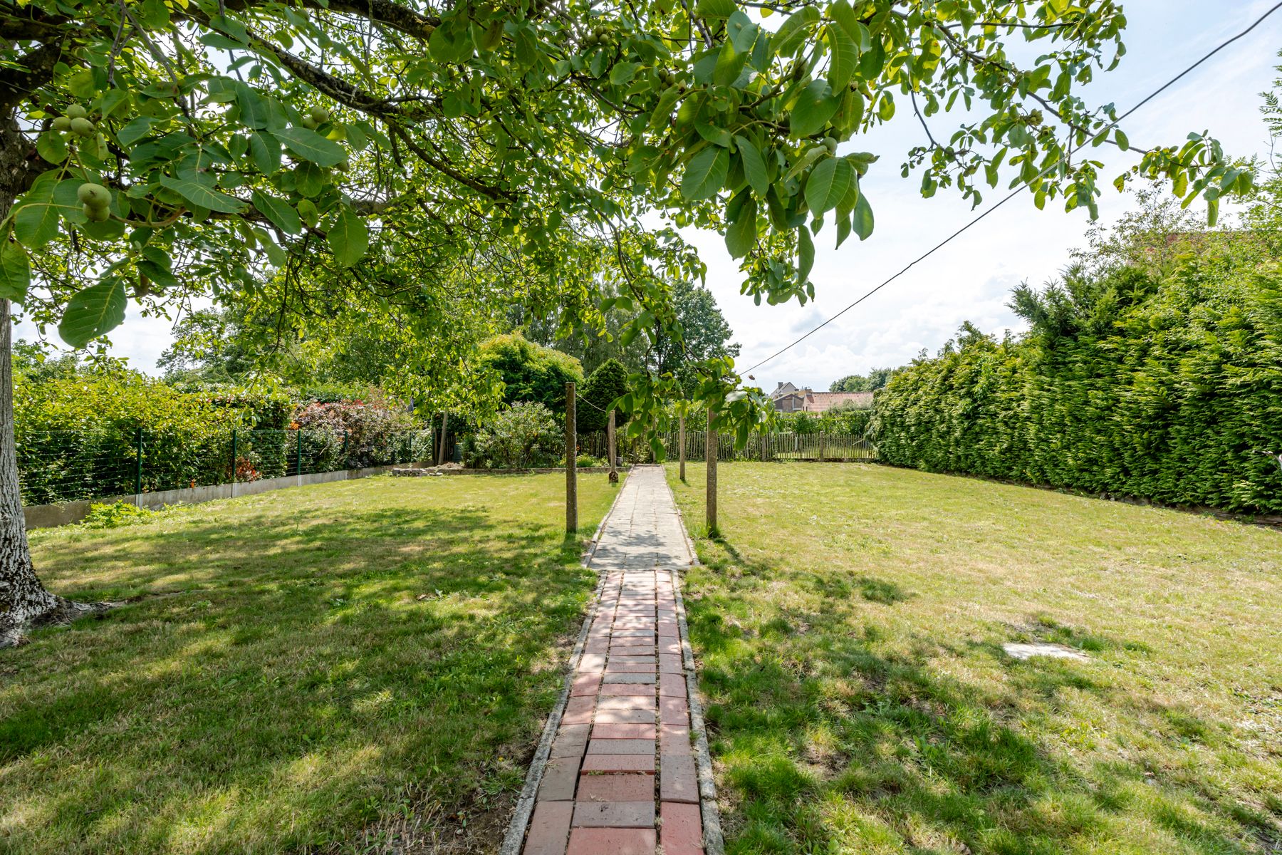 Burgerwoning met 4 slaapkamers en ruime tuin in Beigem foto 16