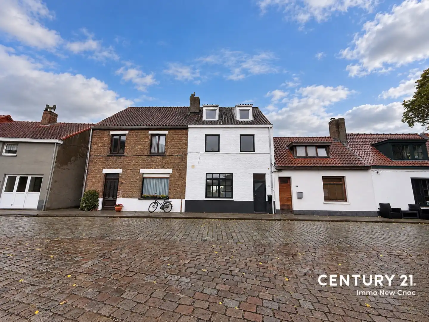 Charmante woning in Brugge (1937) met 4 slaapkamers, 2 badkamers en 155 m² woonoppervlakte op een perceel van 126 m² foto 32
