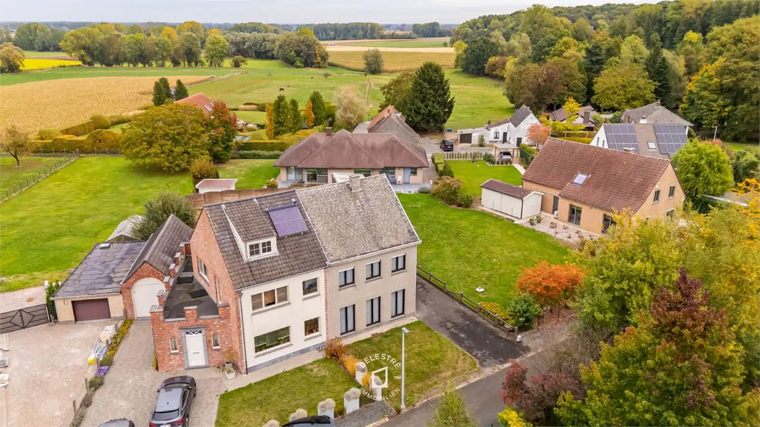 RUSTIG GELEGEN HALFOPEN MET TUIN EN GARAGE foto 29