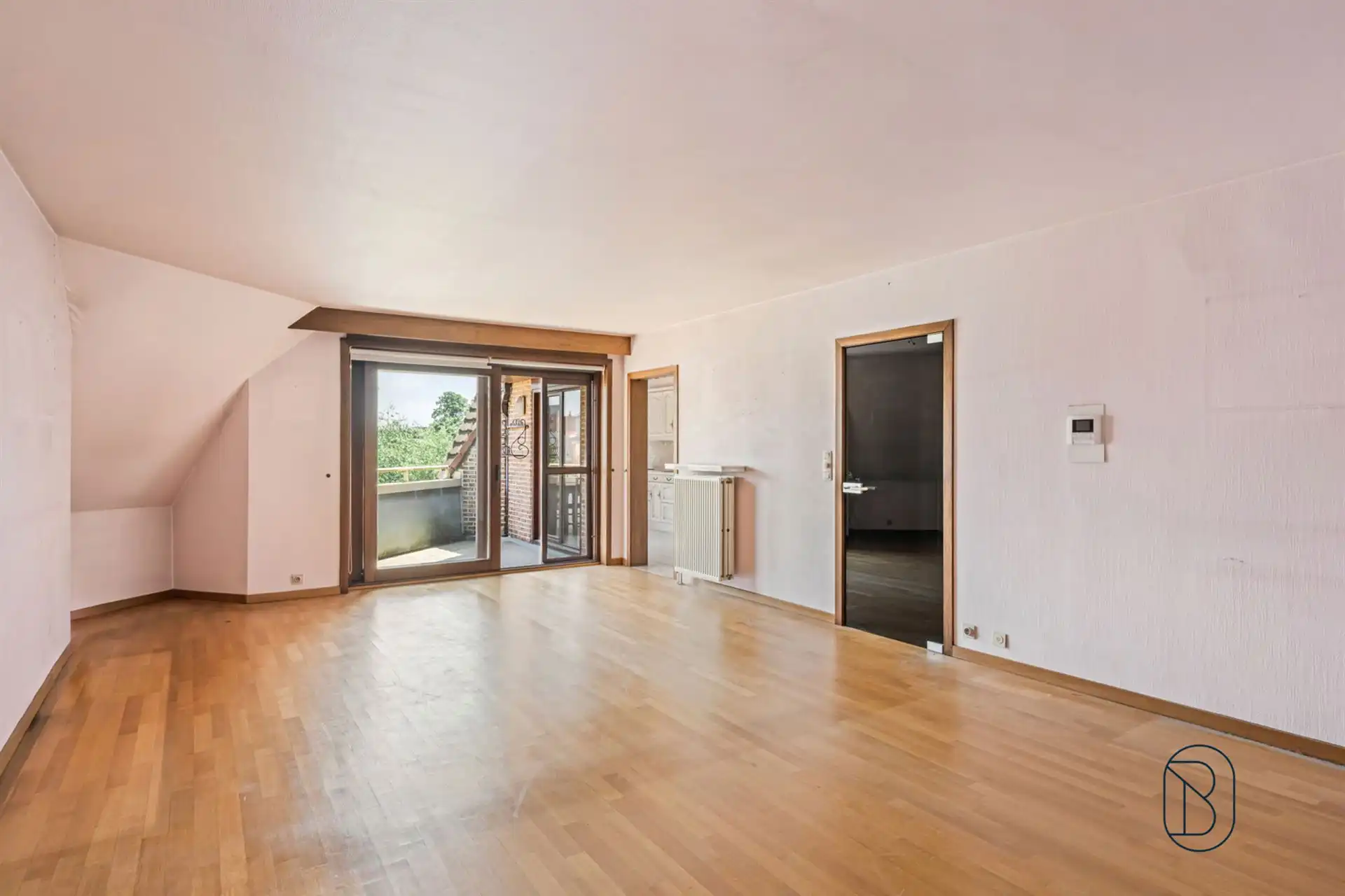 Topgelegen 2 SLK-appartement met veel potentieel foto 6