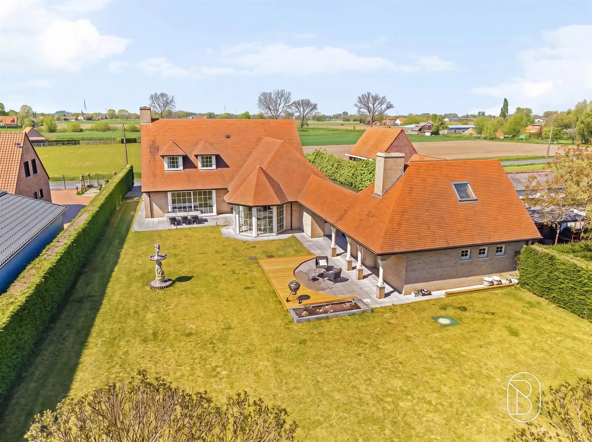 Perfect onderhouden grote villa op 3000m2. foto 6