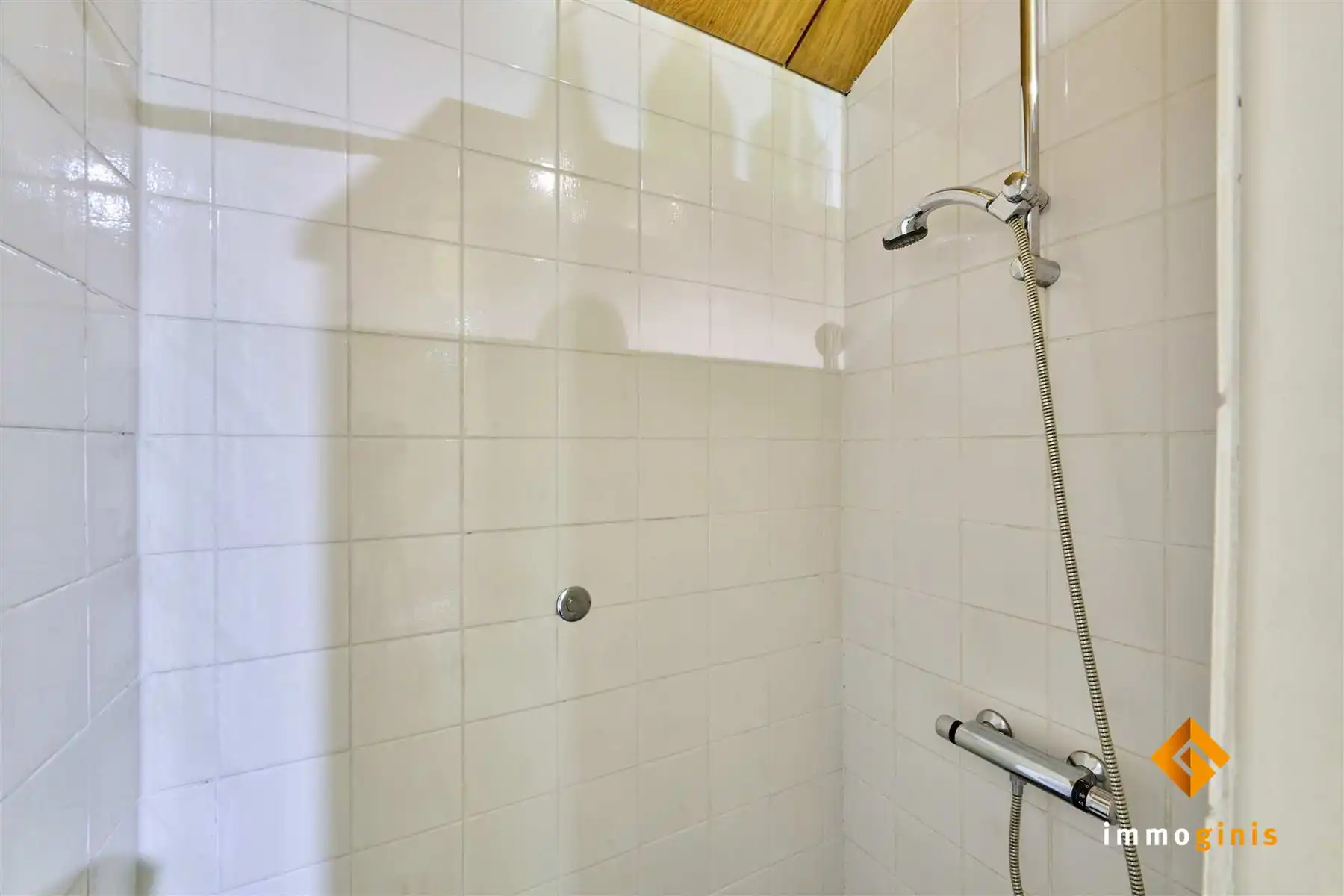 Zéér ruime woning op een mooi perceel van 17a82ca met 5 slaapkamers en uitbreidingsmogelijkheden op de eerste verdieping! foto 25