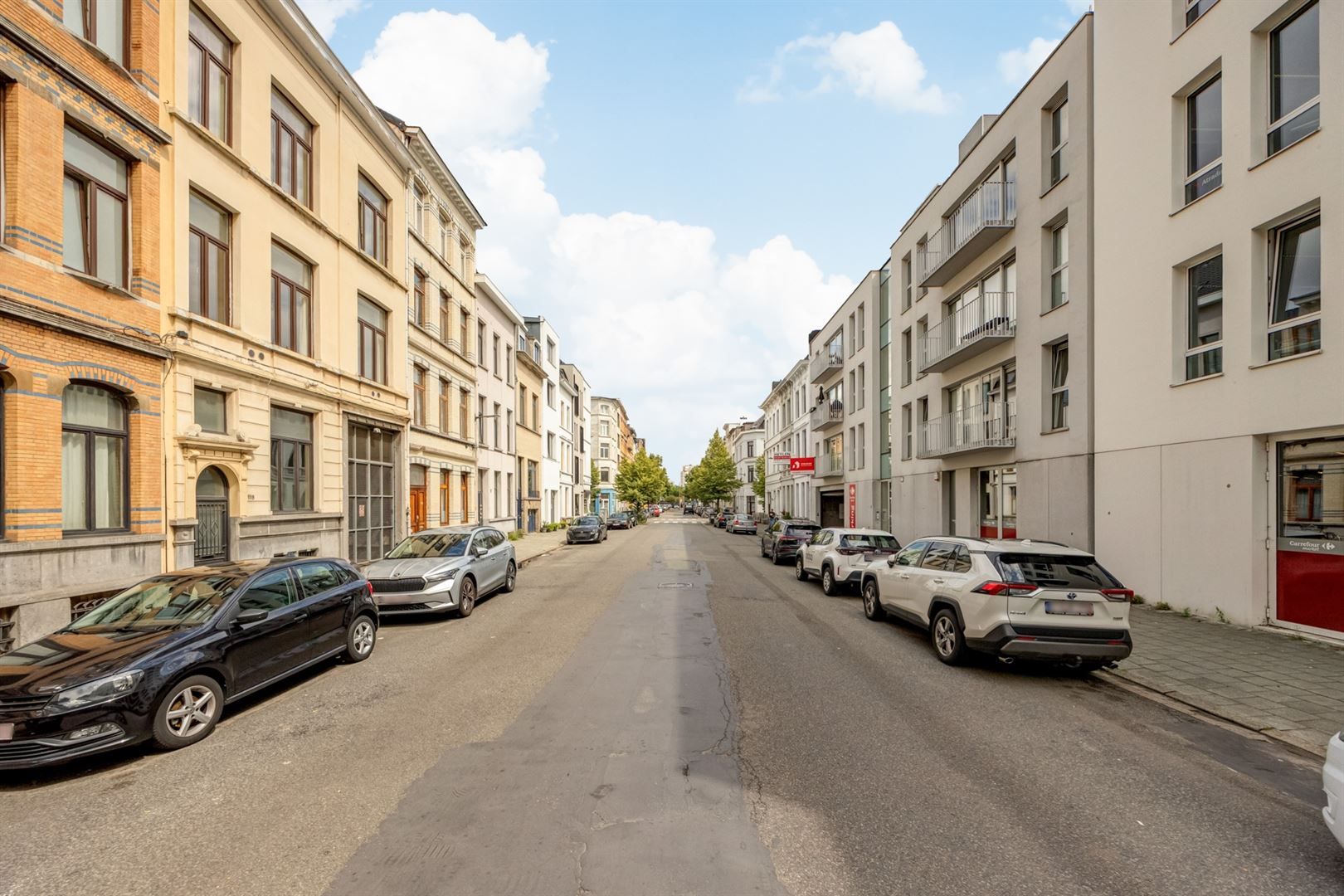 Gerenoveerd appartement met terras foto 18