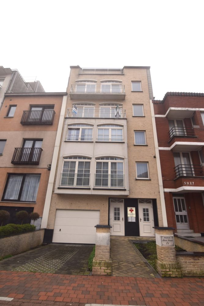 Mooi duplexappartement met drie slaapkamers en twee zongerichte terrassen. foto {{pictureIndex}}