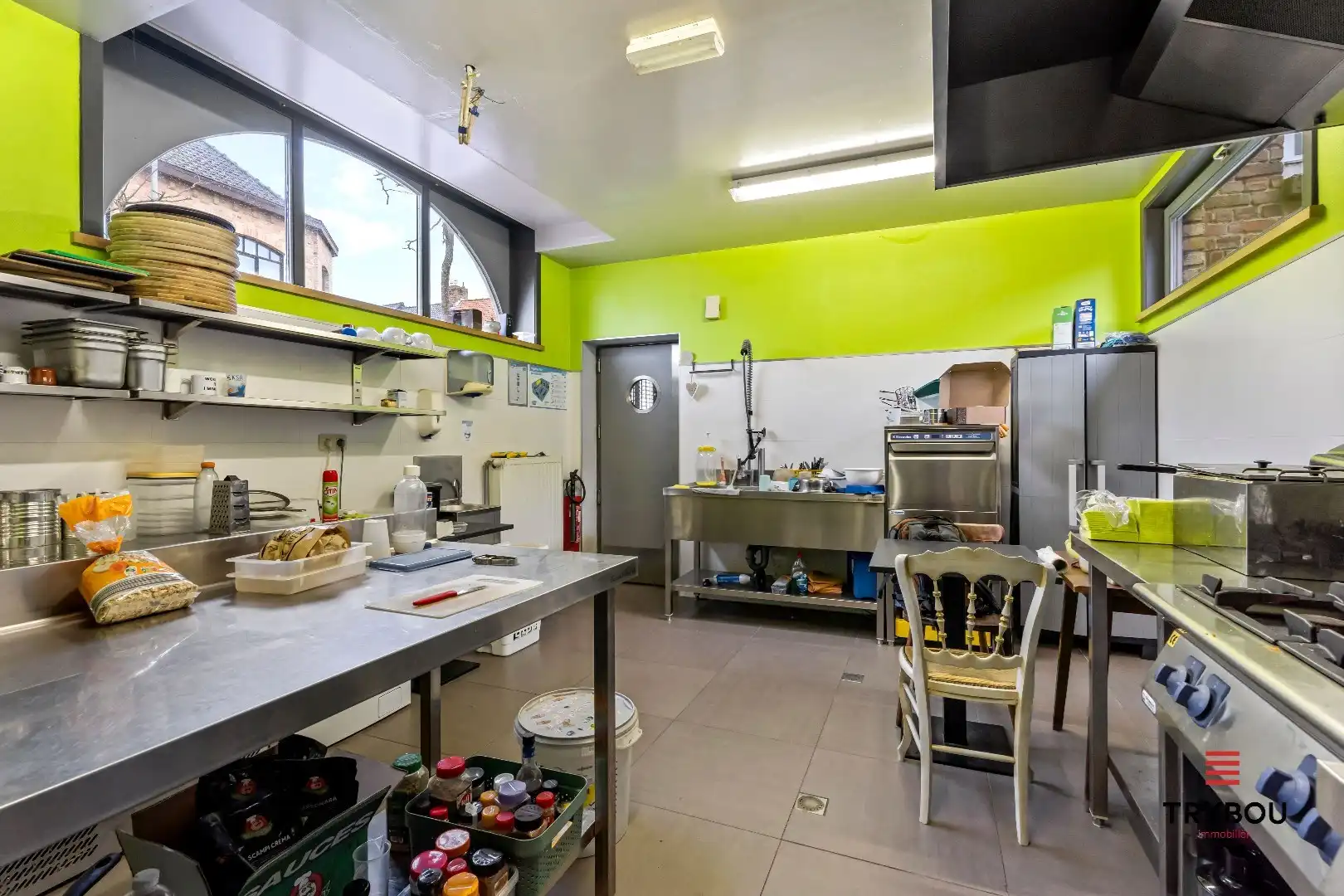 Prachtig handelspand met woonst op centrale ligging te Merkem. foto 9