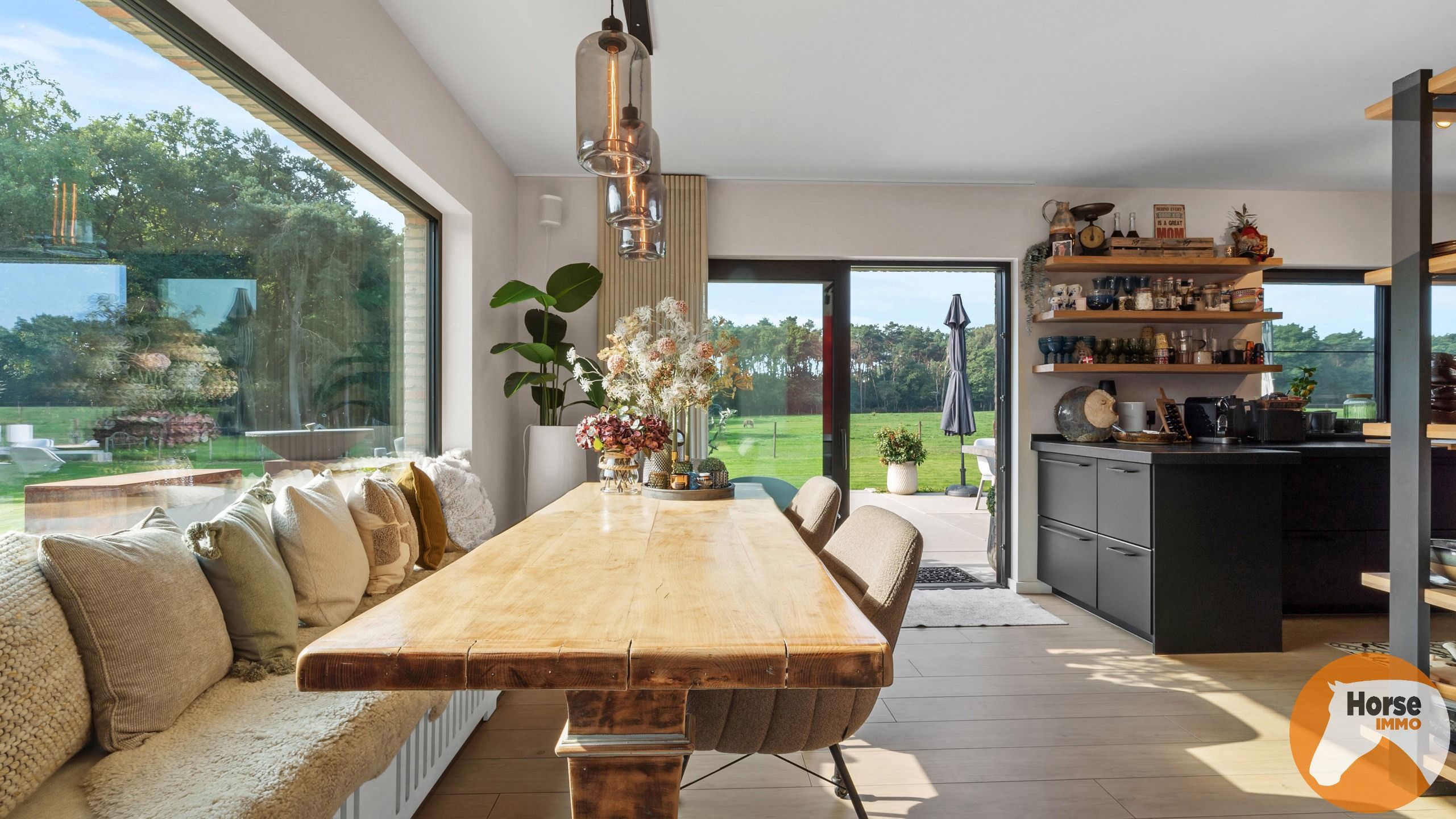 OUDSBERGEN - Prachtig gelegen woning met loodsen op 2ha5 foto 10