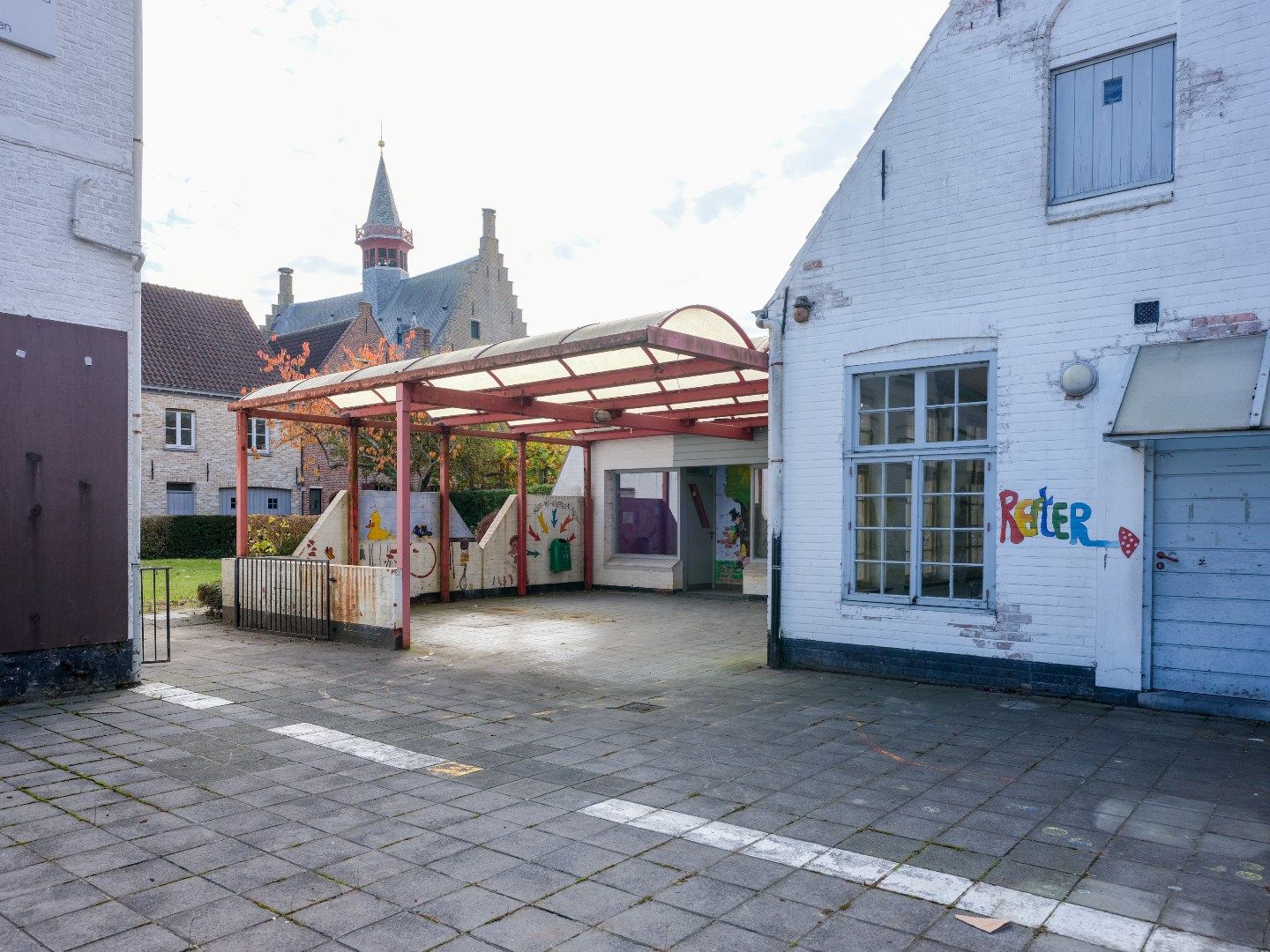 Voormalige schoolgebouwen - centrum Damme foto 8
