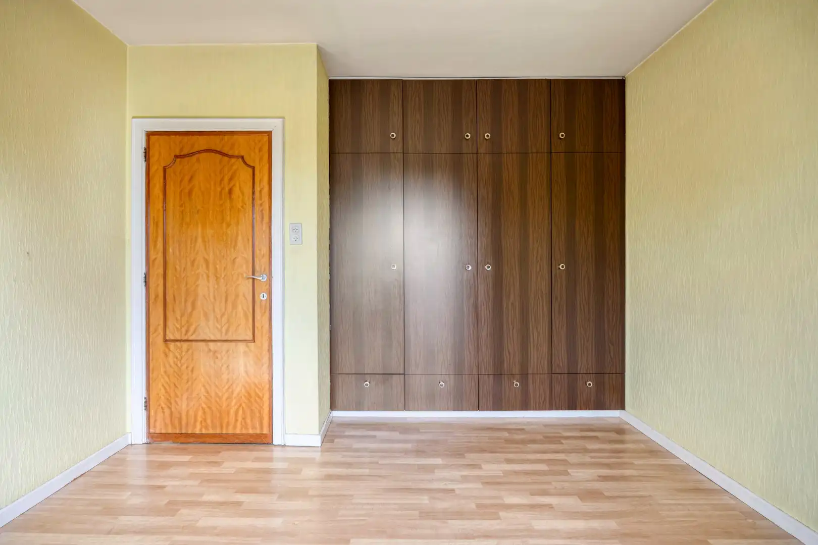 Gelijkvloerse woning met 3 slpks op een uniek perceel van 2.164 m² nabij de Markt !  foto 10