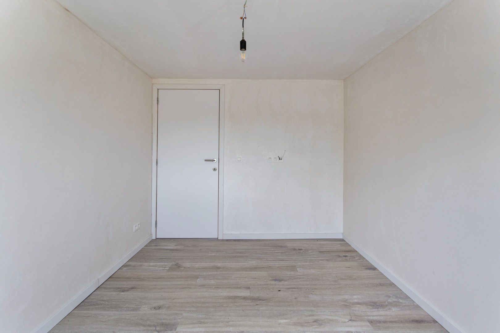 Volledig gerenoveerde woning met 3/4 slpks te Sint-Jozef-Olen ! foto 18