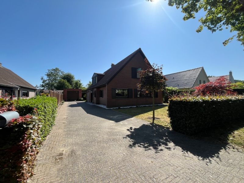 CHARMANTE VILLA IN RUSTIGE WOONWIJK MET UITSTEKENDE LIGGING foto 18