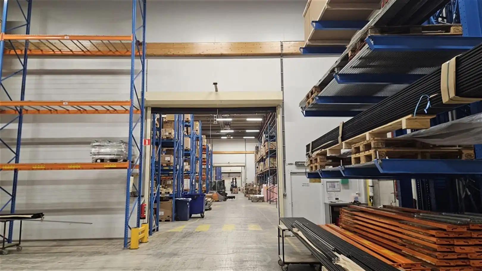 Logistiek met kantoren foto 16