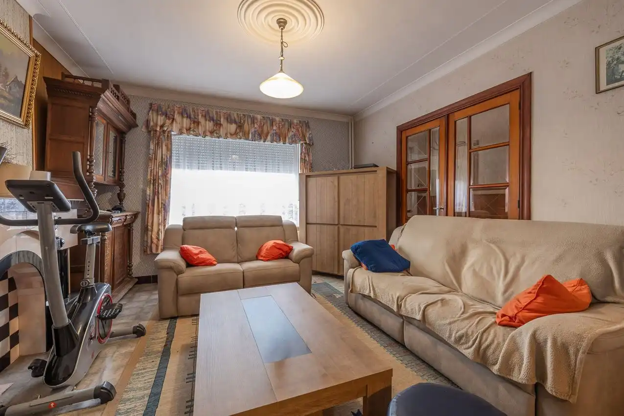 Opgefriiste woning 3slk op goed bereikbare ligging en zuidtuin foto 5