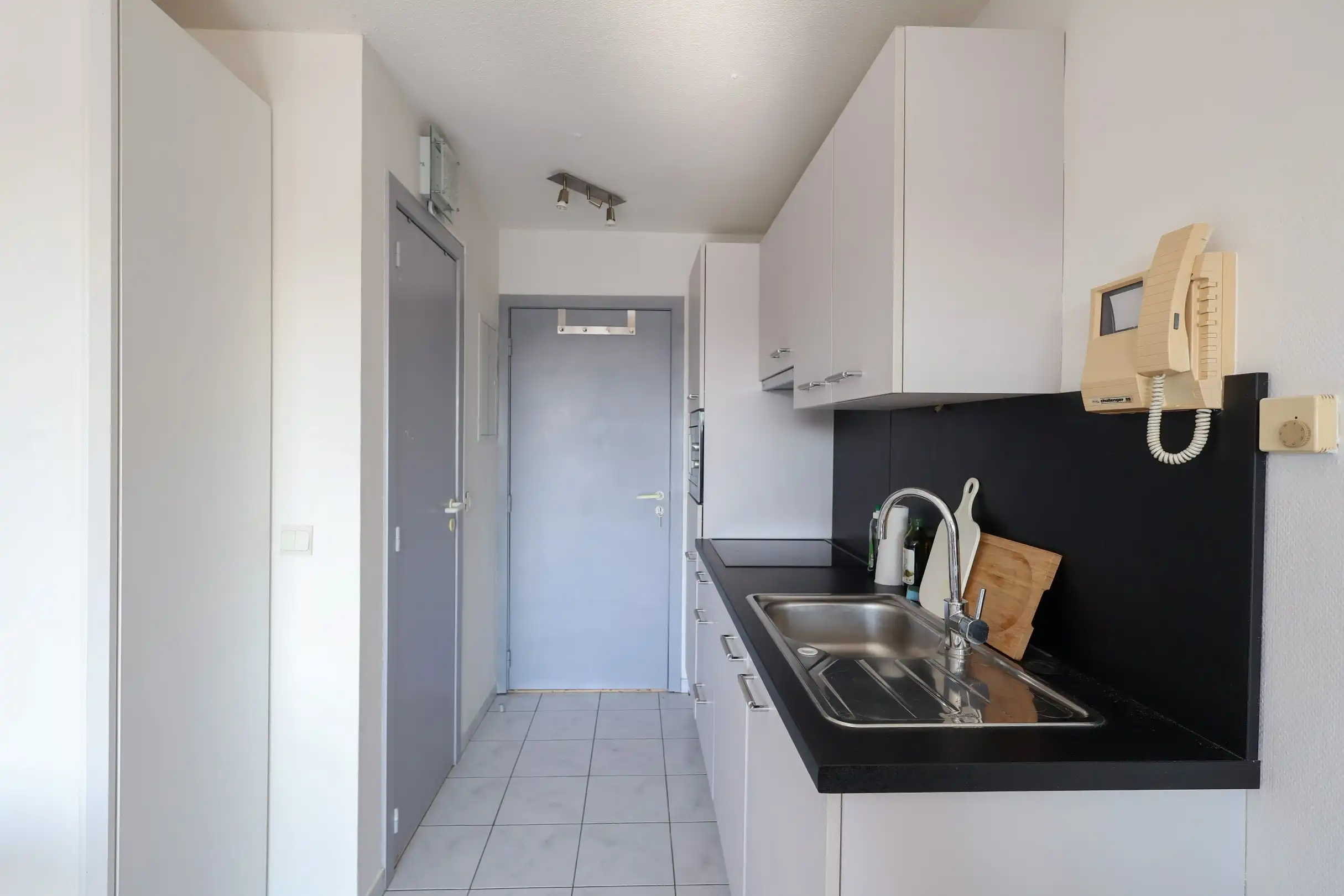 Zonnige studio op wandelafstand van de zee in Oostduinkerke foto 9