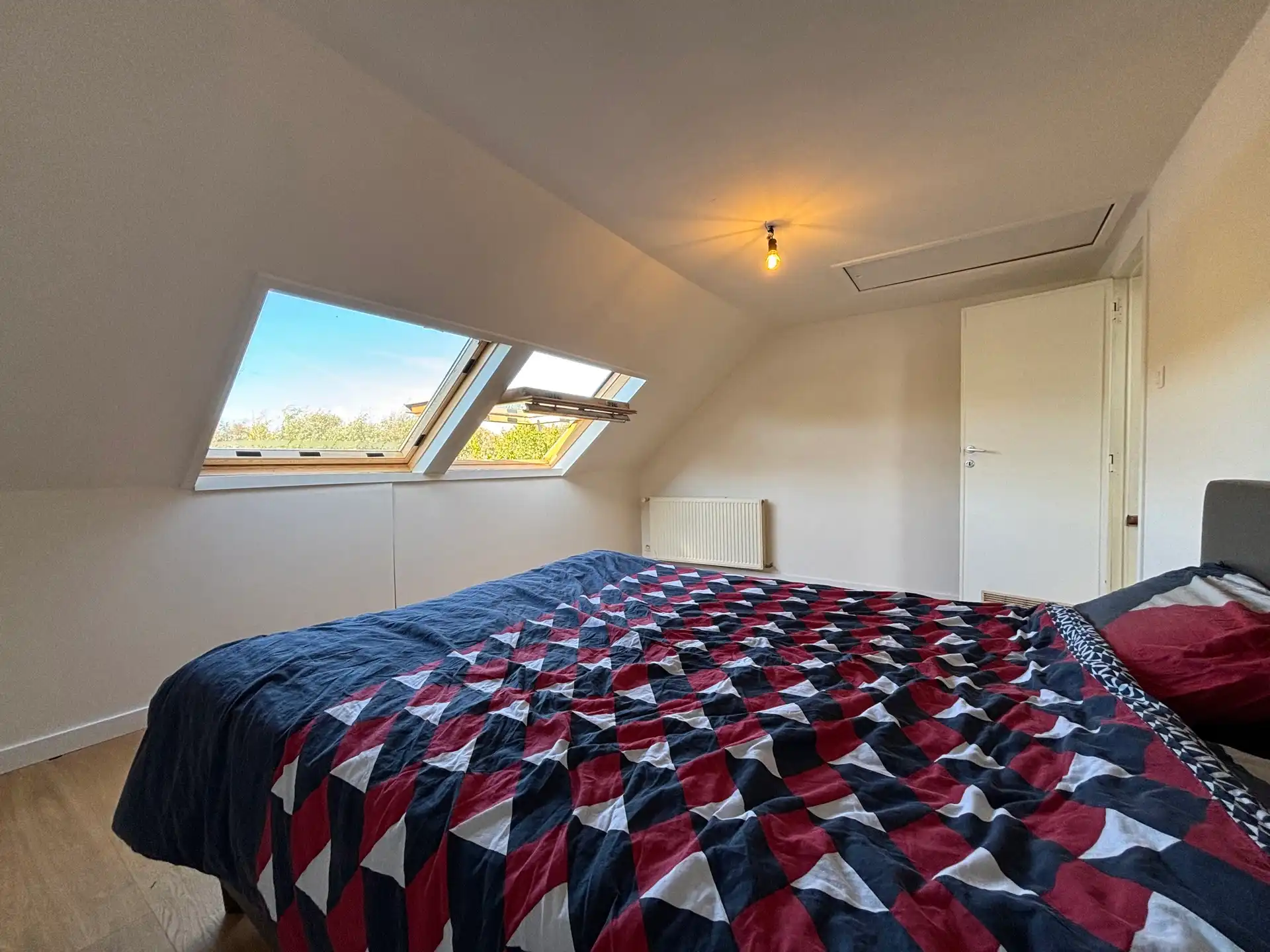 INSTAPKLARE WONING MET 4 SLAAPKAMERS EN TUIN TE SINT-KRUIS! foto 24