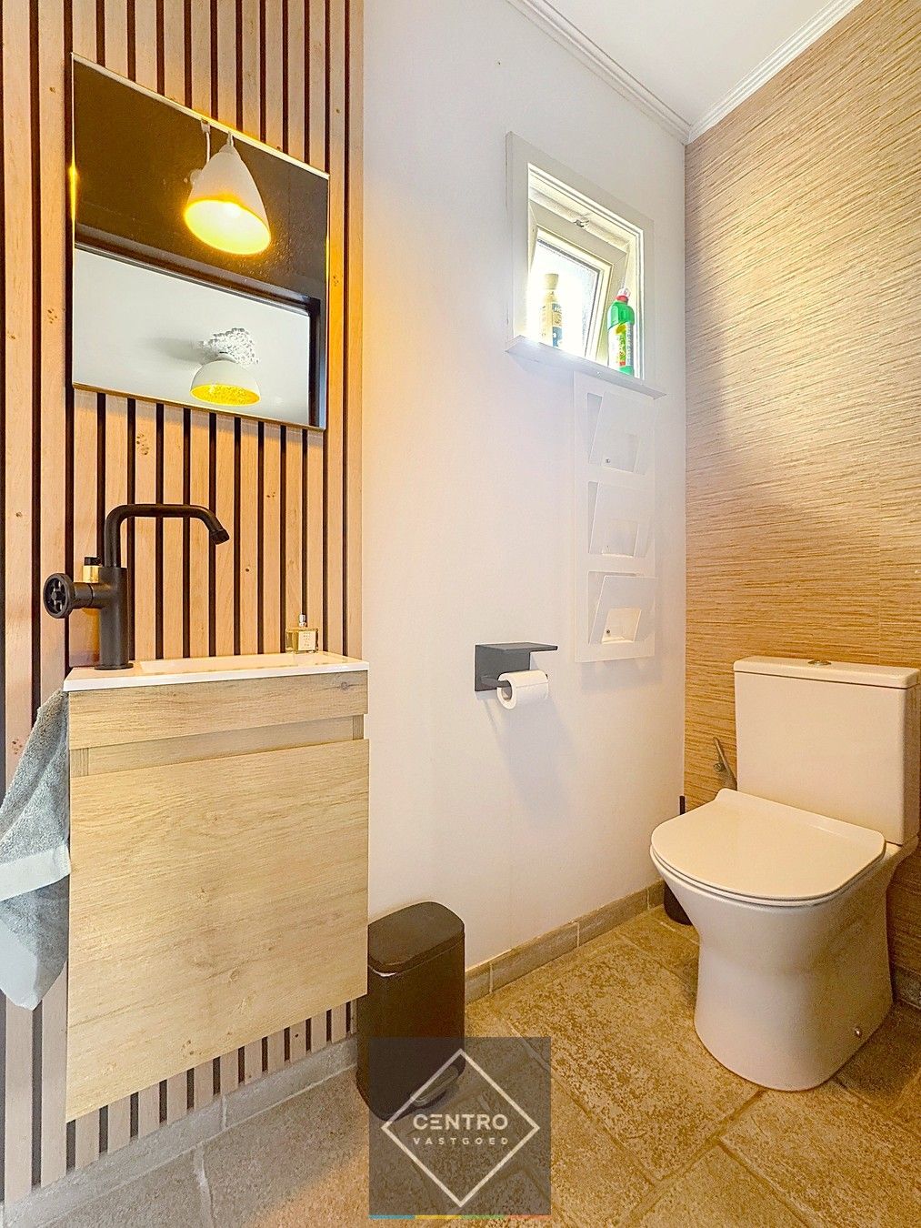 Ruime, instapklare WONING met 5/6 slaapkamers, badkamer, nieuwe keuken, grote garage en ZONNIGE tuin te Brugge (Sint-Kruis) foto 10