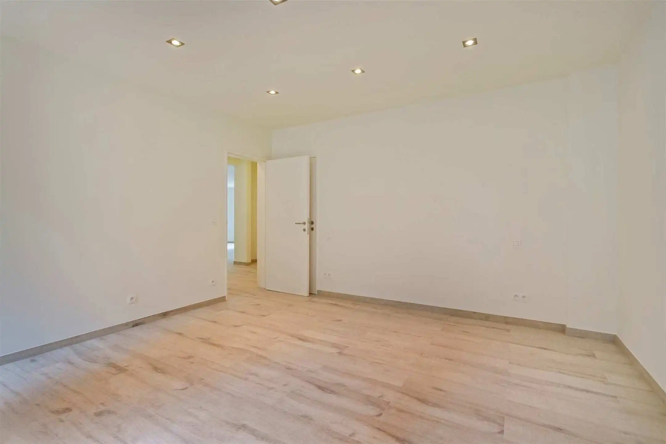Modern 1 slaapkamer appartement gelegen op de Leien. foto 8