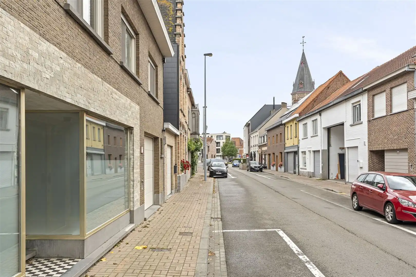 Zeer ruime woning met prachtige tuin foto 3