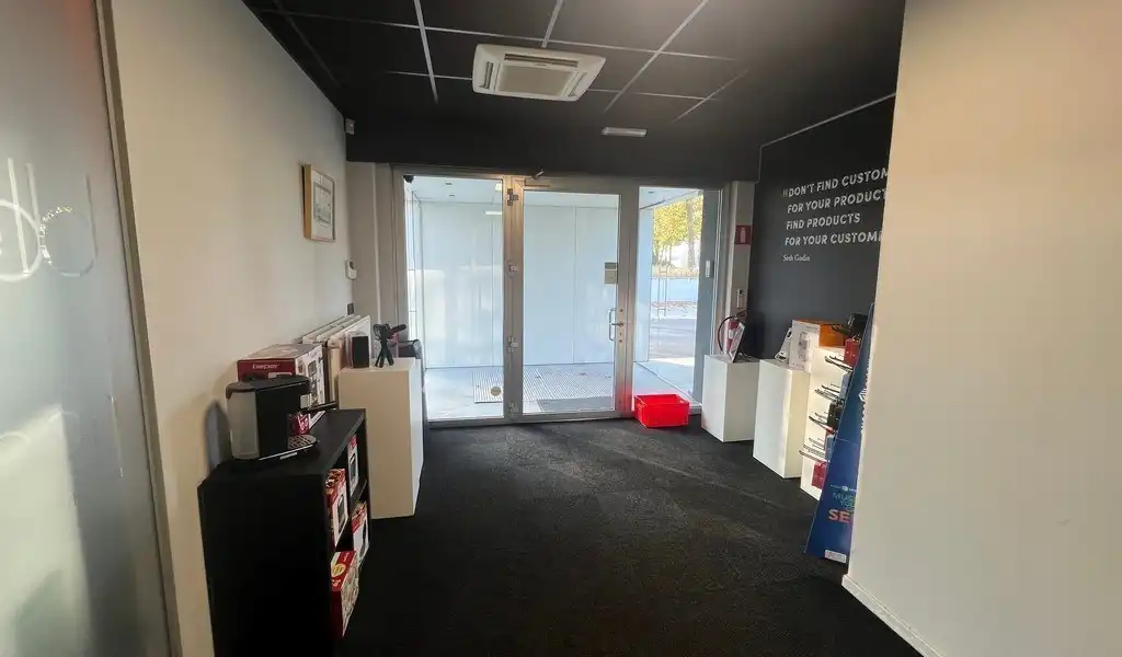 Bedrijfsgebouw met uitbreidingsmogelijkheden te koop in Ronse foto 19