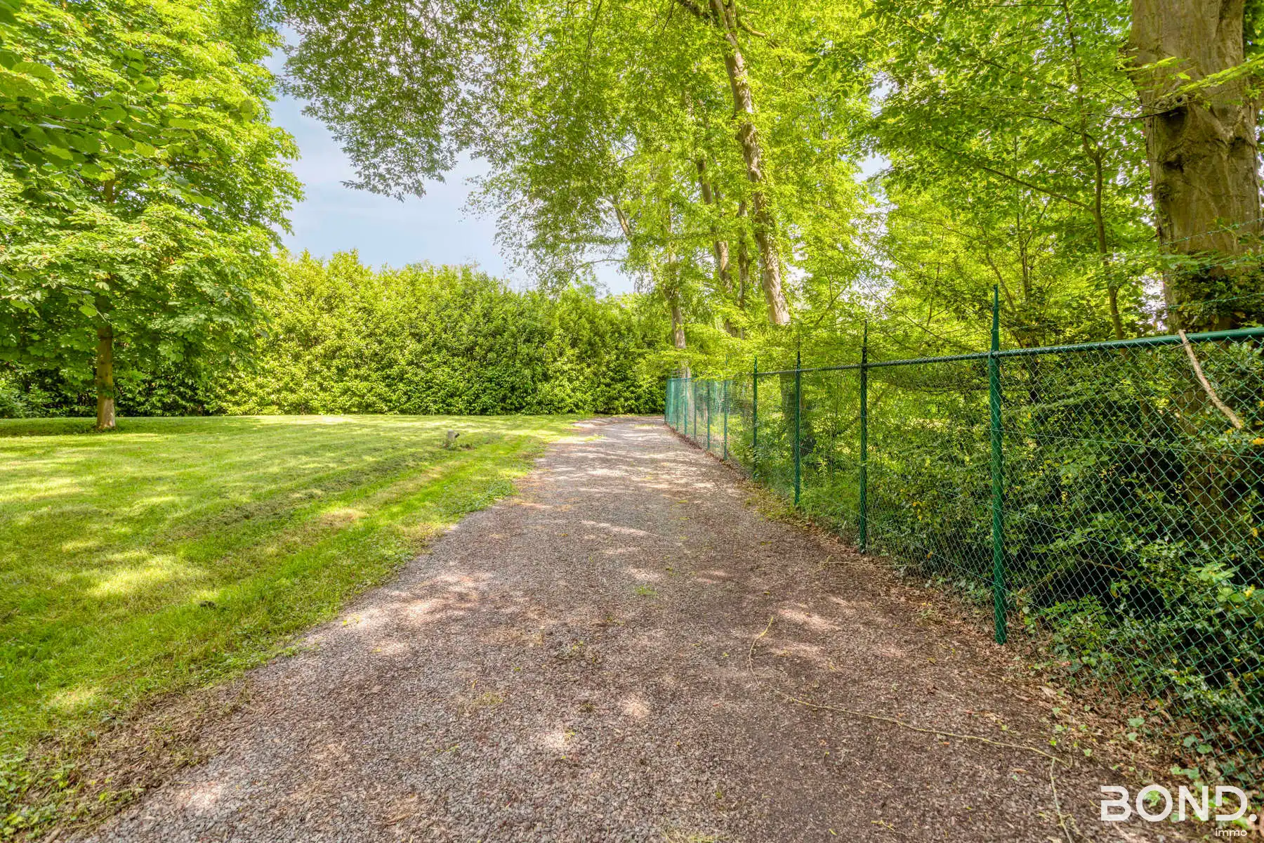 Villa op privédomein van +/- 1,7 hectare foto 40