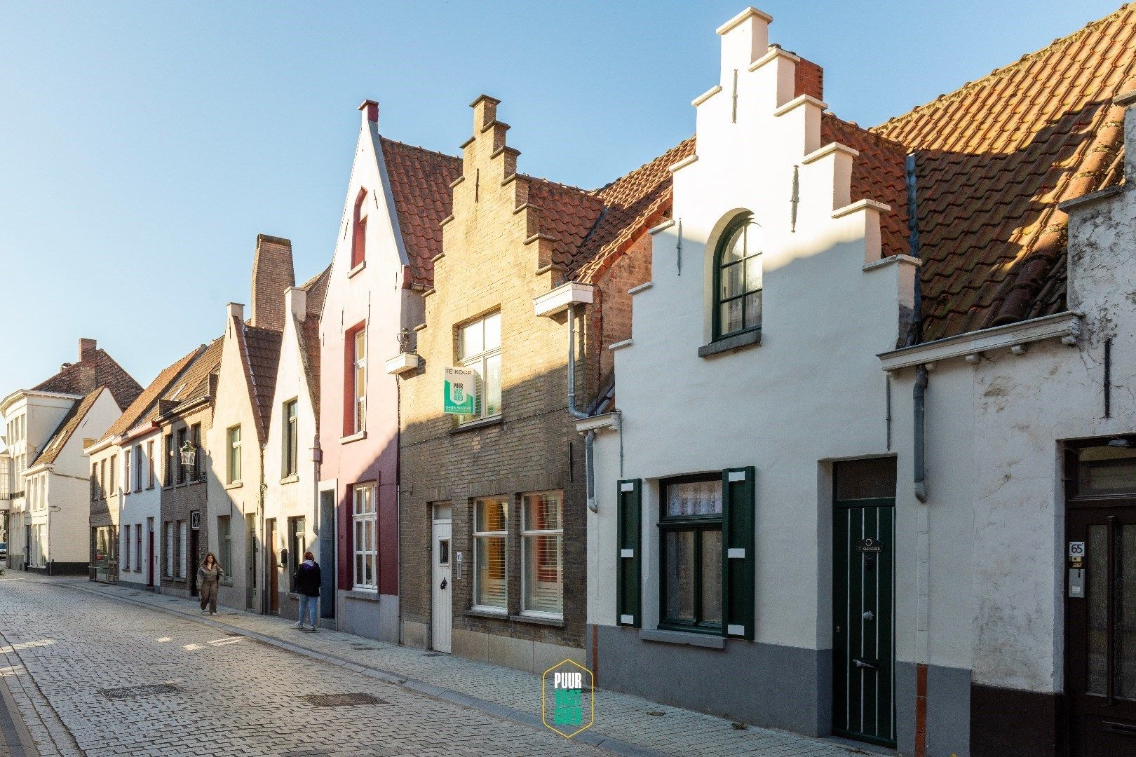 Gerenoveerde trapgevelwoning met zonnepanelen en terras in hartje Brugge. foto 23