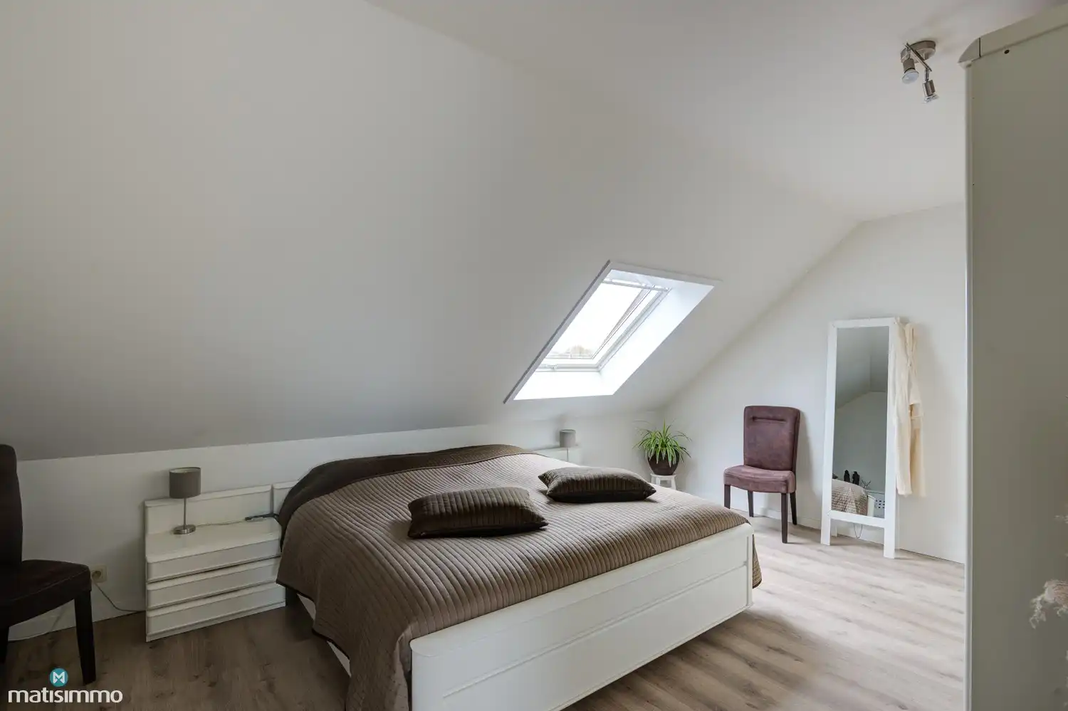 RIANT, INSTAPKLAAR DUPLEXAPPARTEMENT MET 2 SLAAPKAMERS EN 2 AUTOSTAANPLAATSEN IN MOELINGEN foto 20