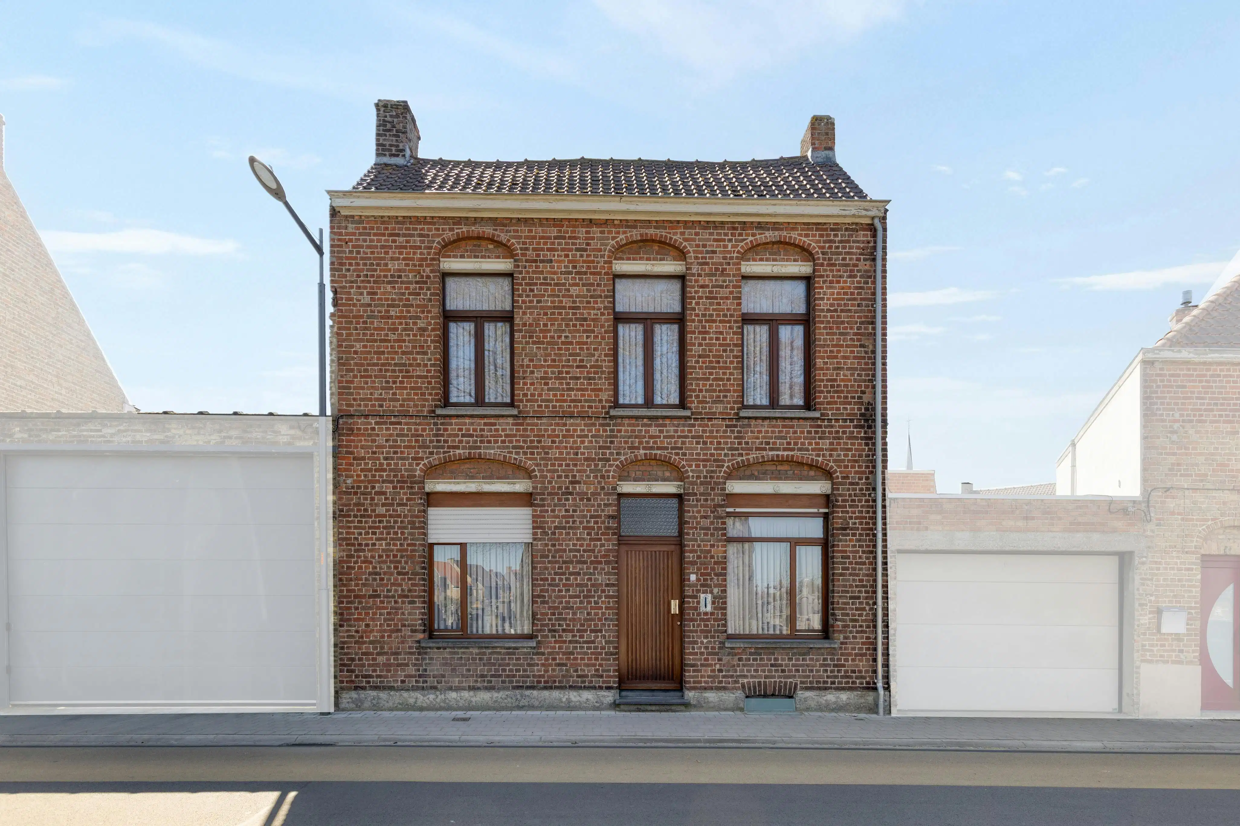 Hoofdfoto van de publicatie: Herenwoning met 3 slaapkamers in het centrum van Veurne.