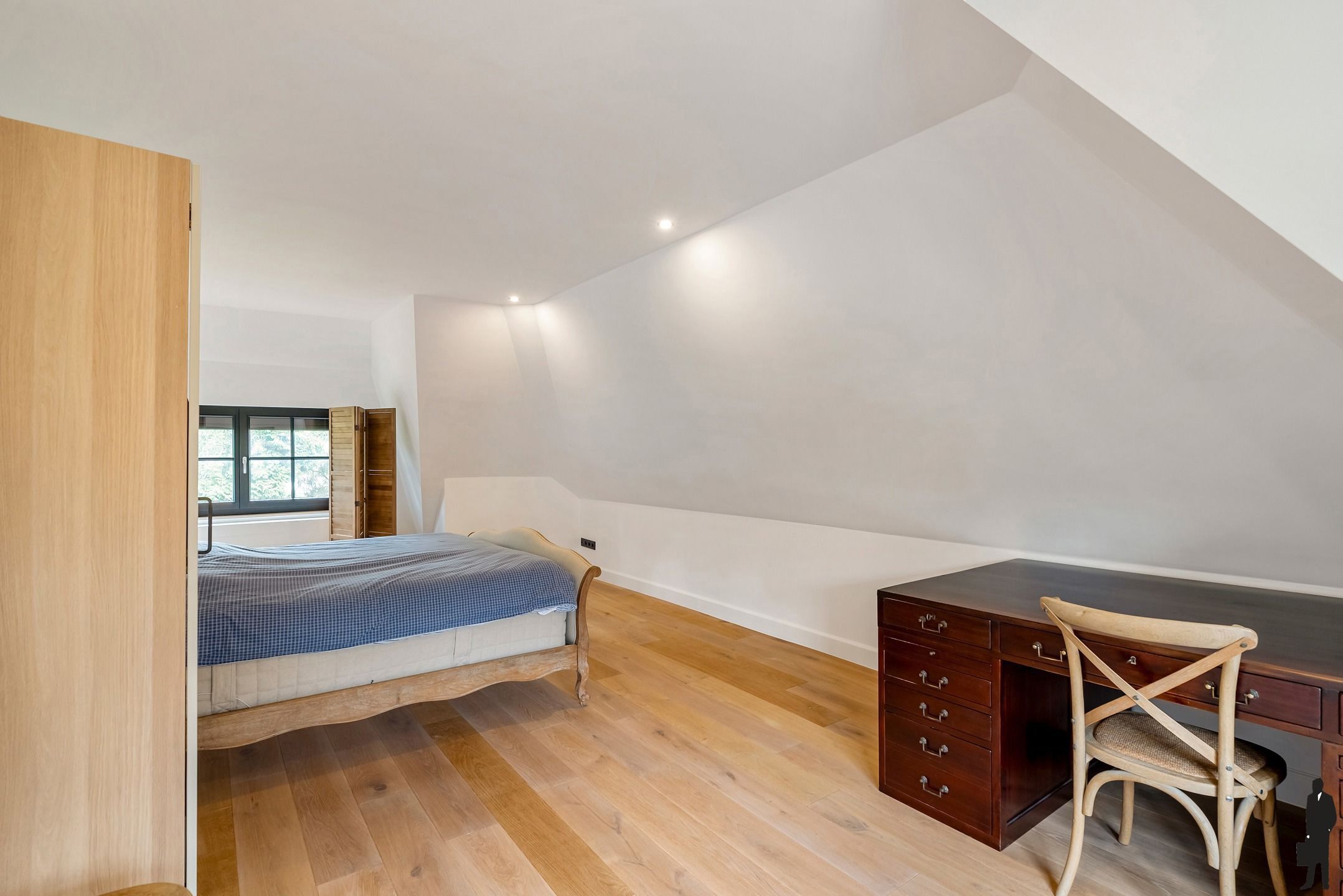 Charmante rietgedekte villa in Brasschaat: instapklaar met moderne afwerkingen en prachtige tuin!   foto 9