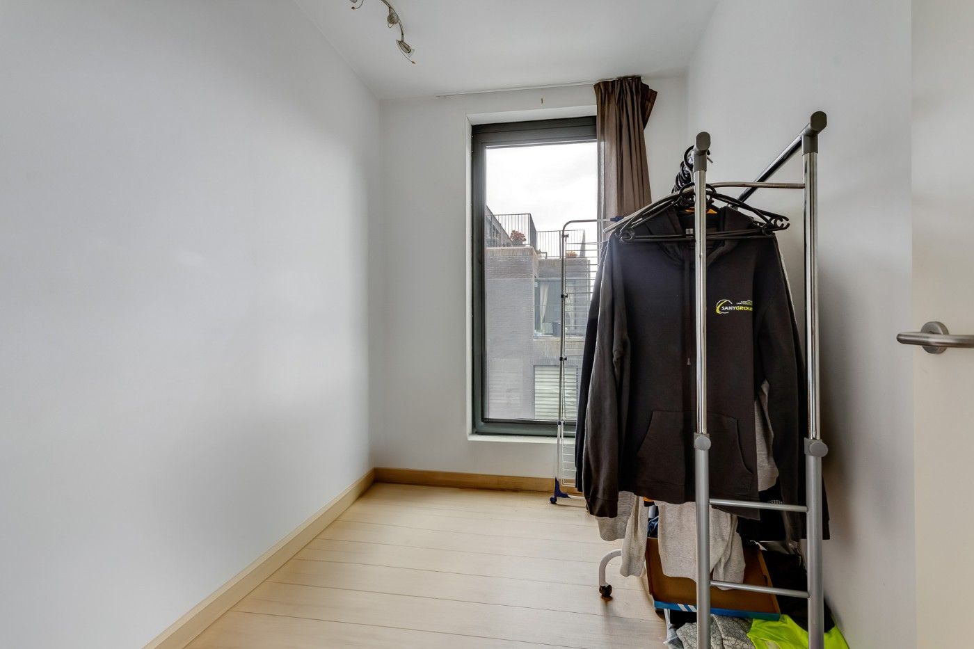 Recent, tijdloos 2 slpk.-appartement met ruim ZW-balkon foto 14