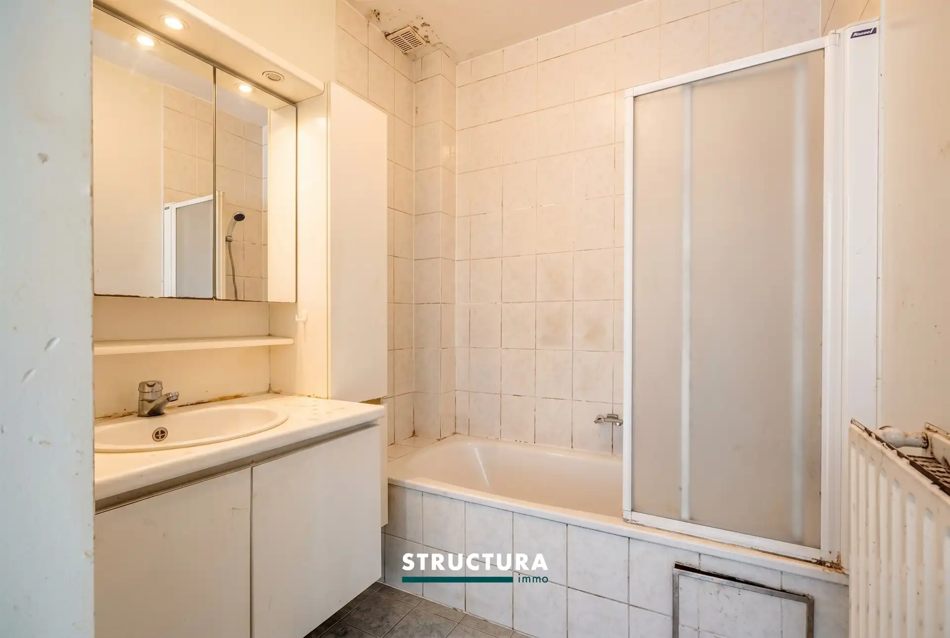 Op te frissen/ te renoveren gelijkvloers appartement met 2 kamers en tuin foto 10