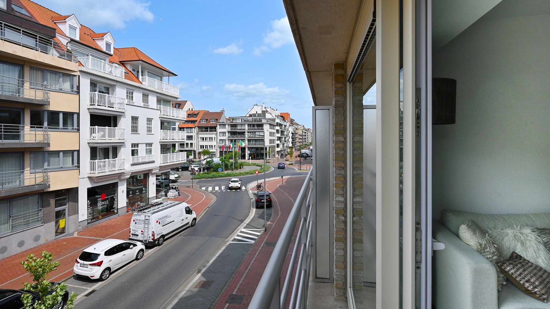 Toplocatie in Knokke: comfortabel appartement met 2 slaapkamers en terras foto 6