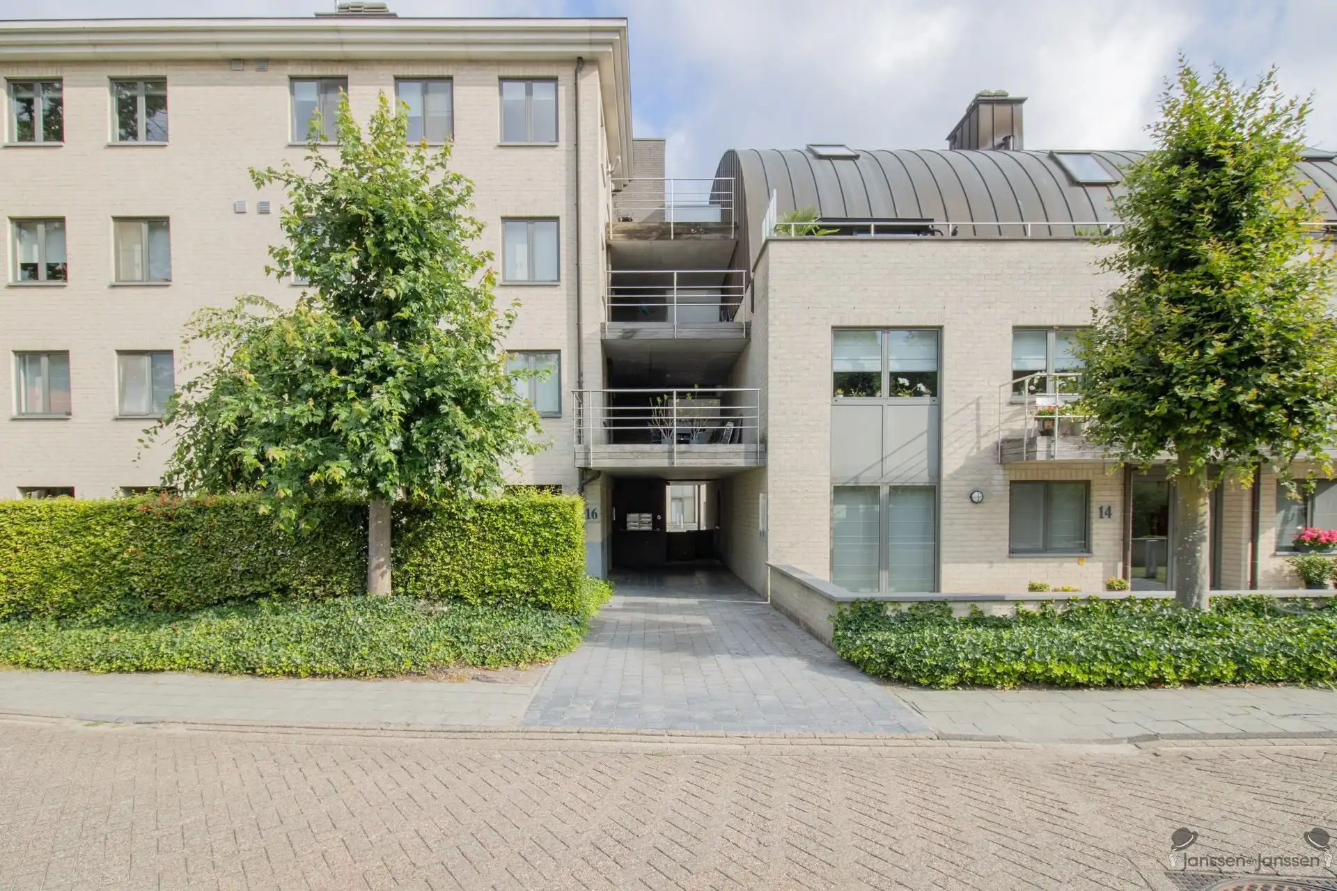 Appartement van 104 m² op de 3de verdieping met 2 slaapkamers en 2 terrassen foto 15