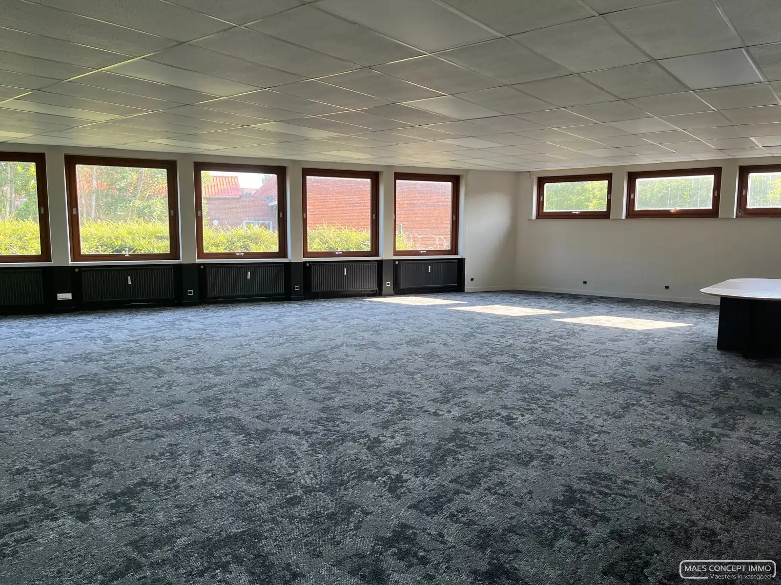 Kantoor 8 te huur, dichtbij ring van Kortrijk en autosnelwegen foto 2