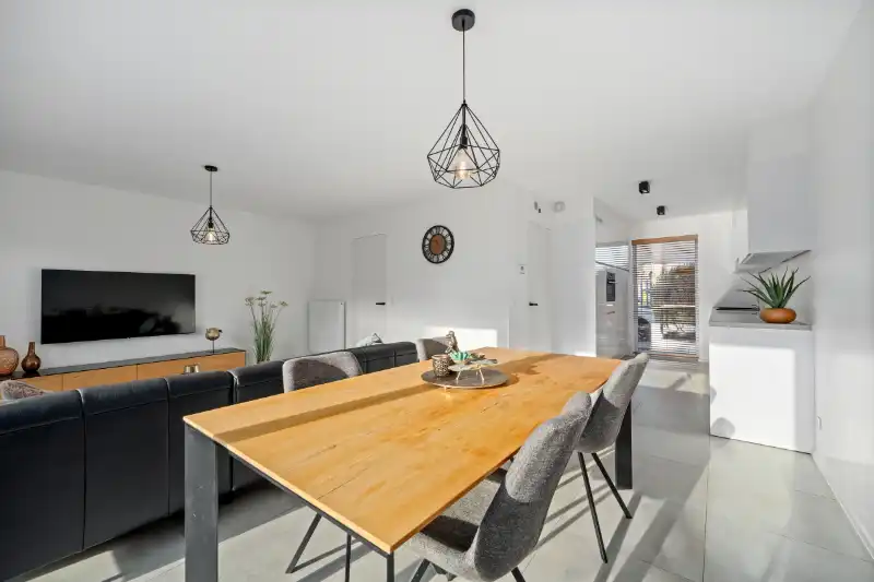 Recente, instapklare halfopen bebouwing op toplocatie te Rumbeke foto 3