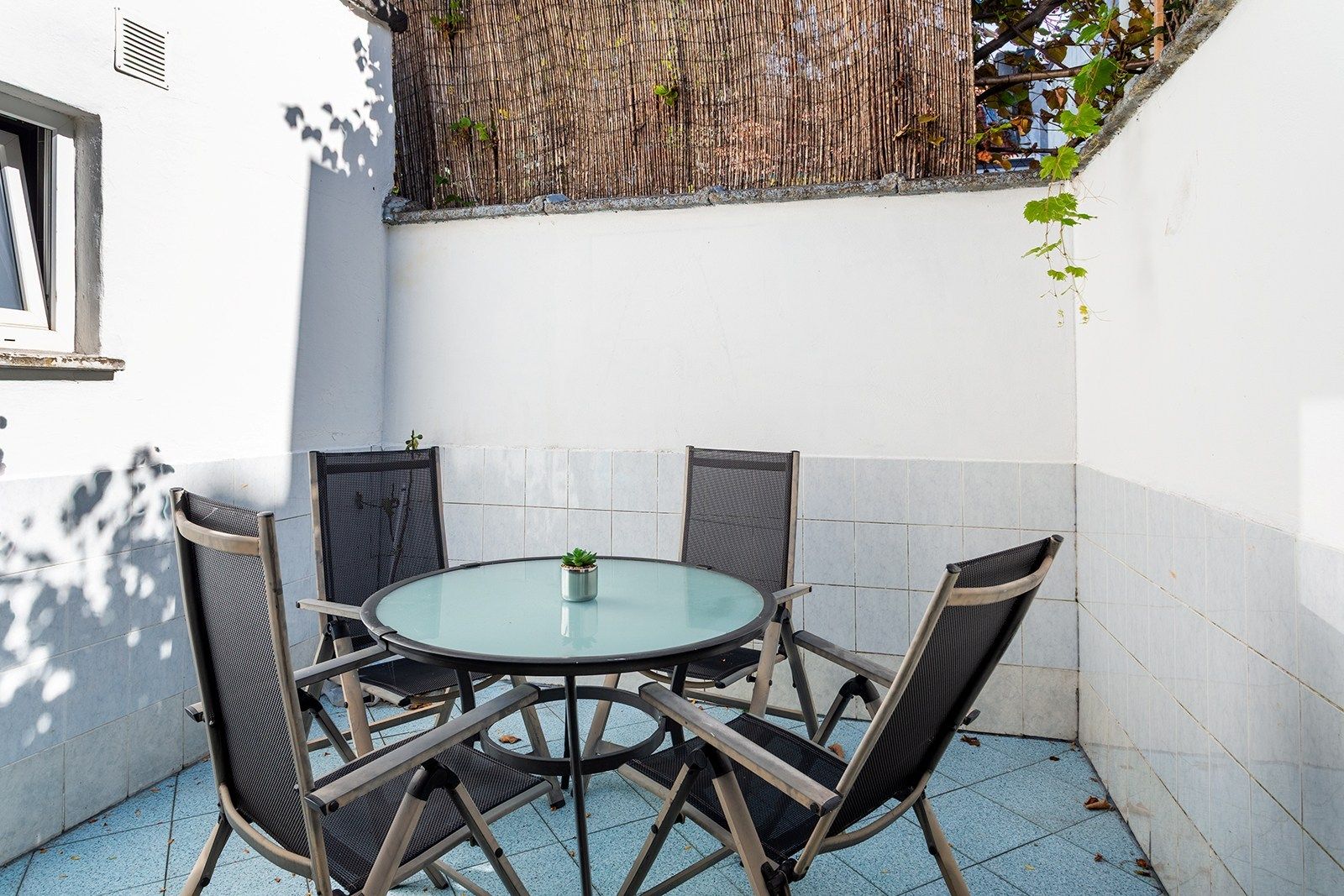 Verzorgde woning met 5 slpks en koer foto 5