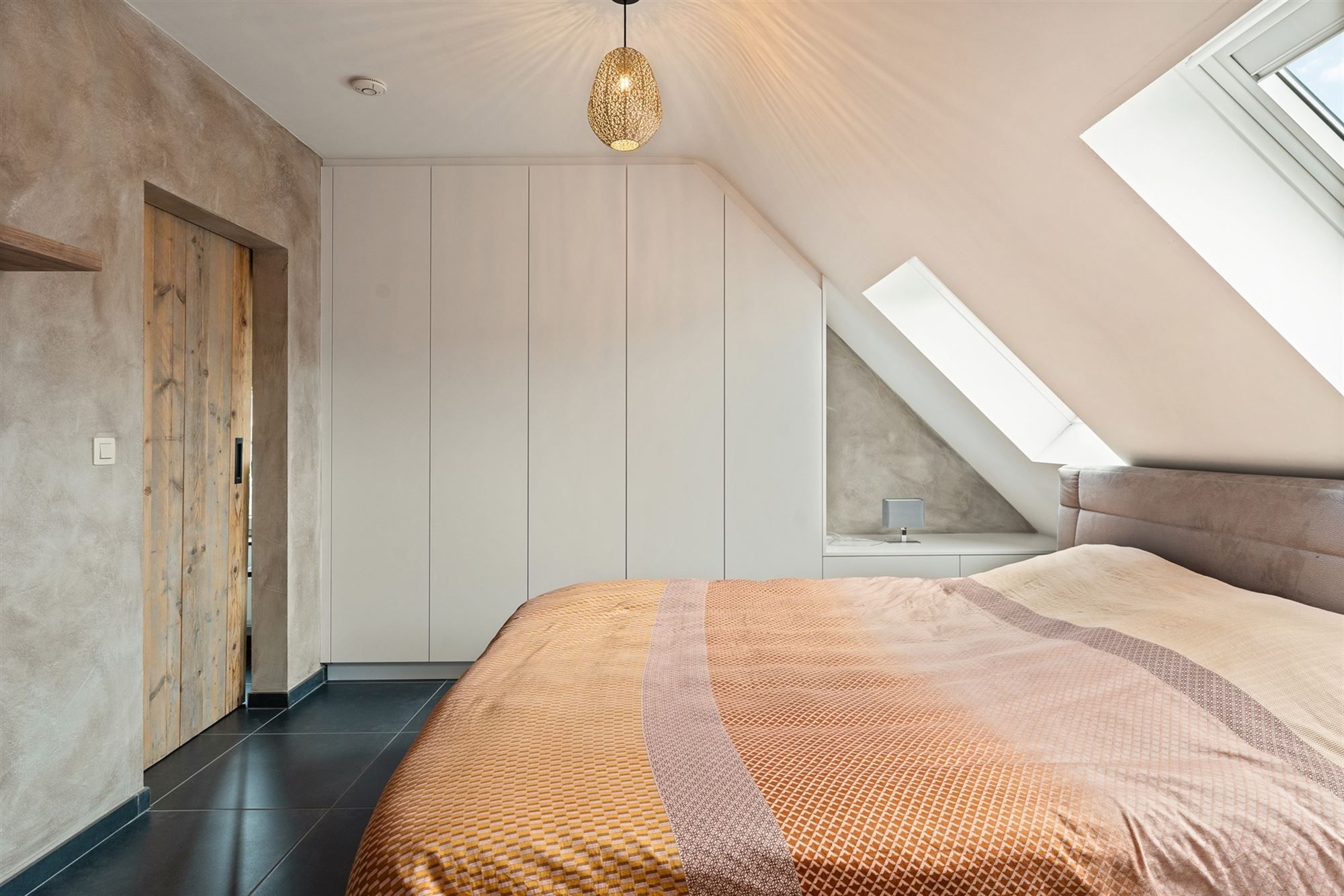 RECENT, ENERGIEZUINIG APPARTEMENT MET LIFT EN GARAGE! foto 2