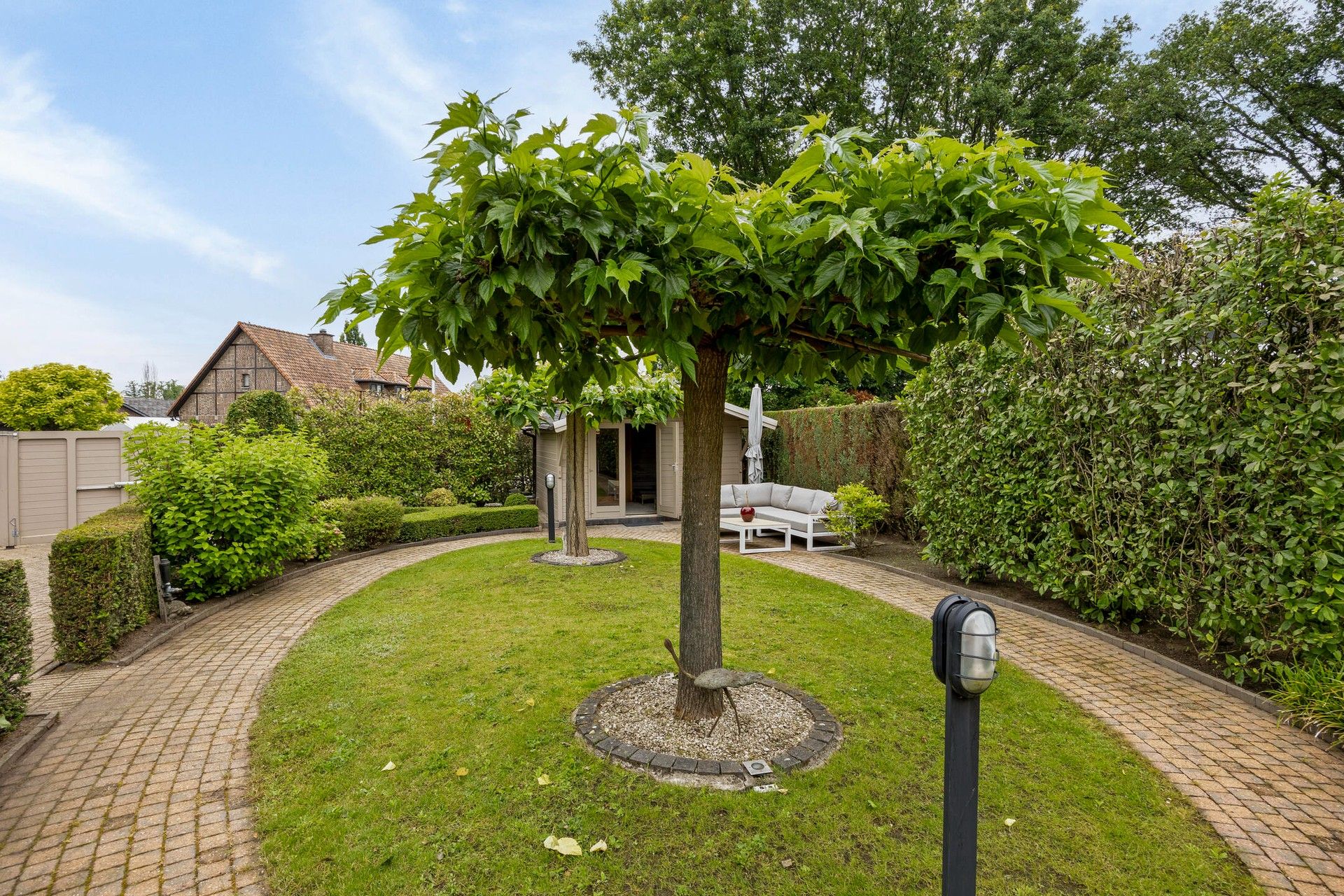 UNIEKE, TIJDLOZE ARCHITECTURALE VILLA MET KANTOOR-/ PRAKTIJKRUIMTE OP TOPLOCATIE IN HASSELT foto 47