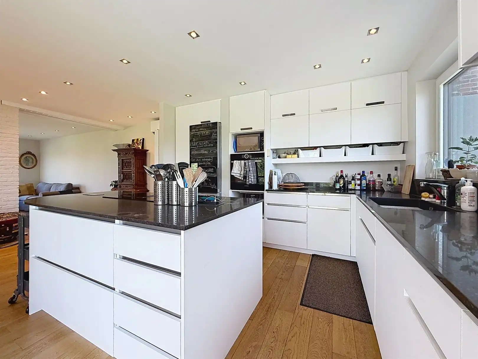 Ruime landelijke woning met 5 slpks, 19a 76ca foto 11