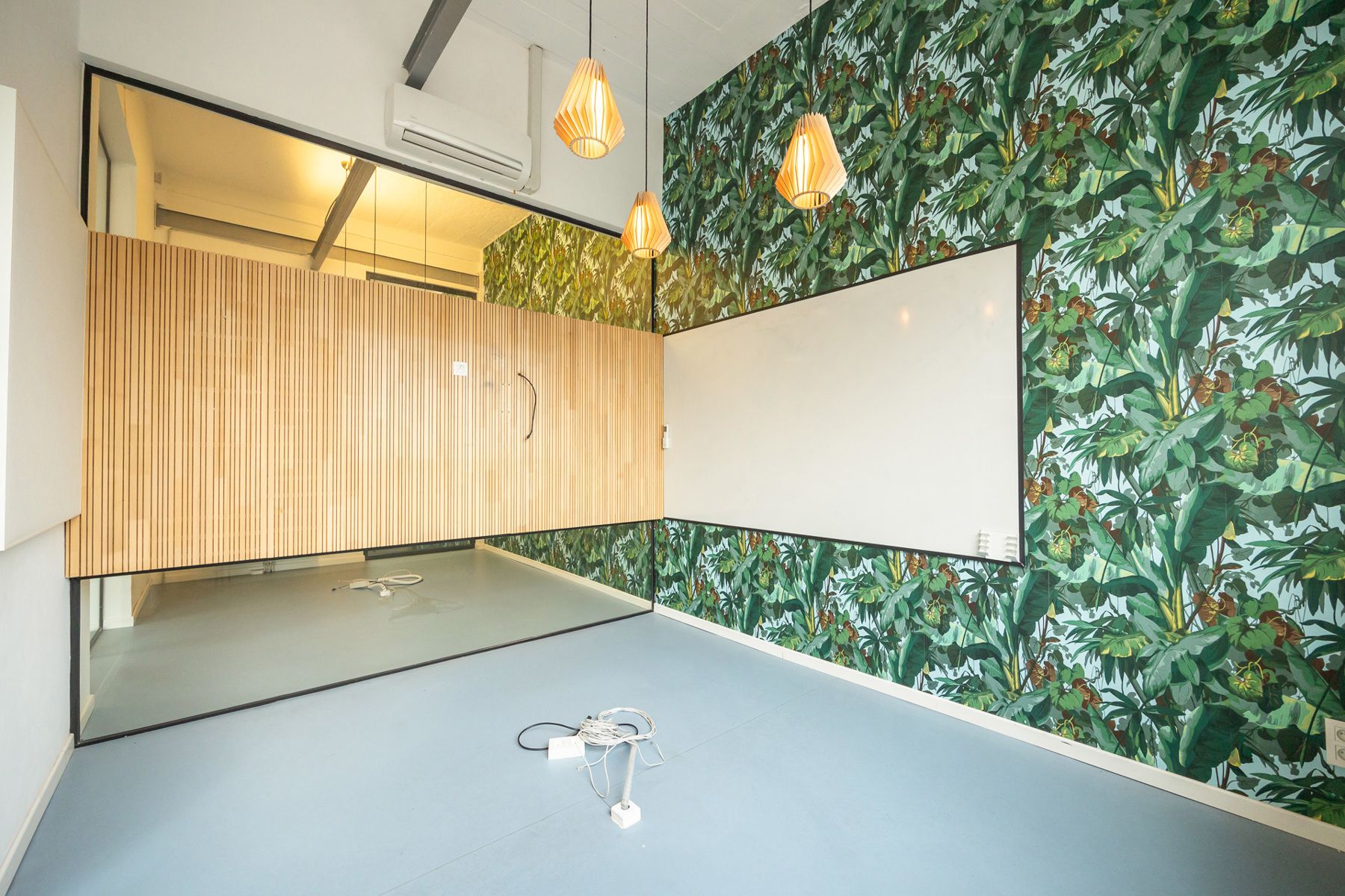 Instapklaar kantoorgebouw te koop in Merksem foto 40