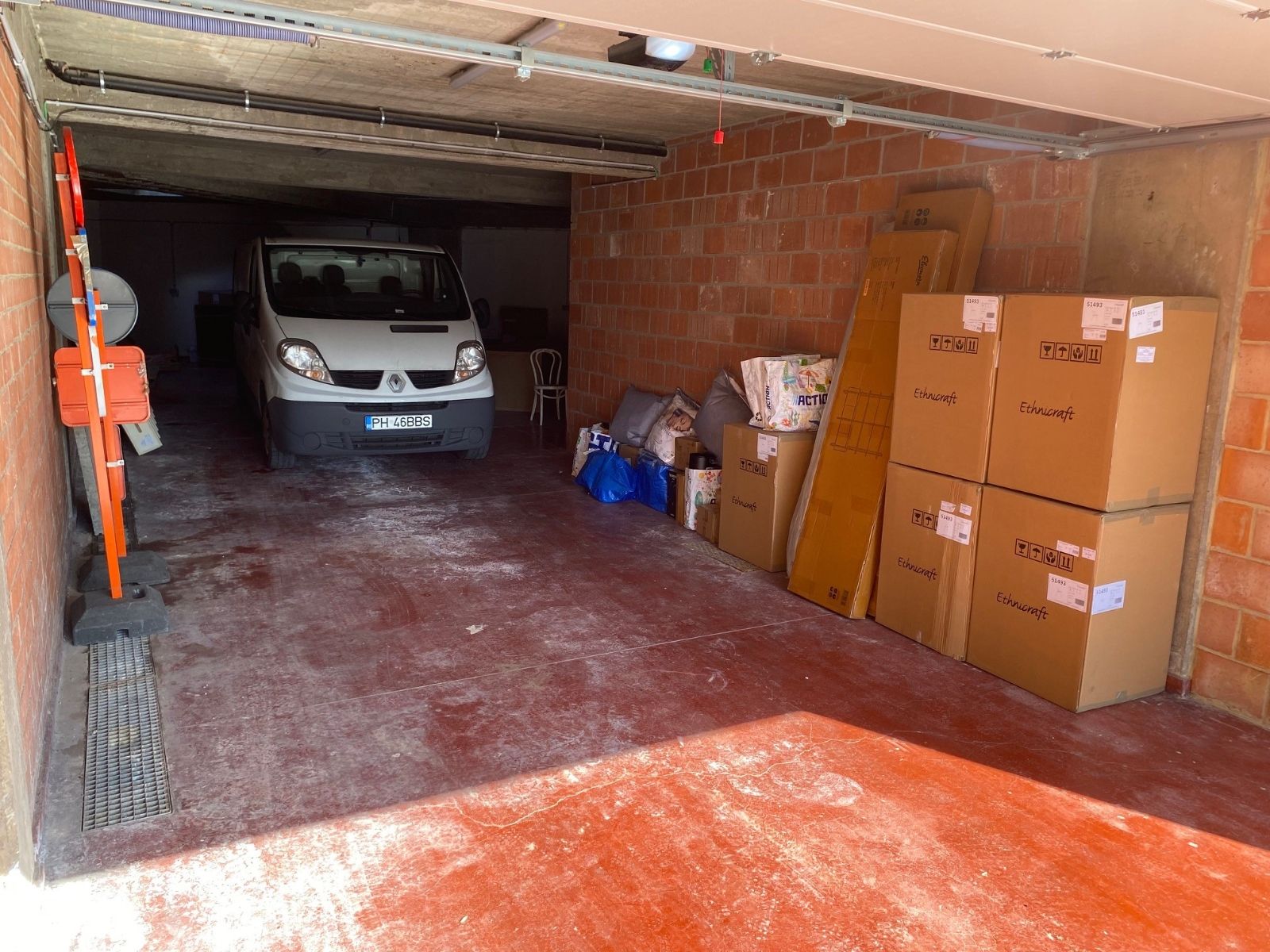 Garage / Magazijn te huur foto 5