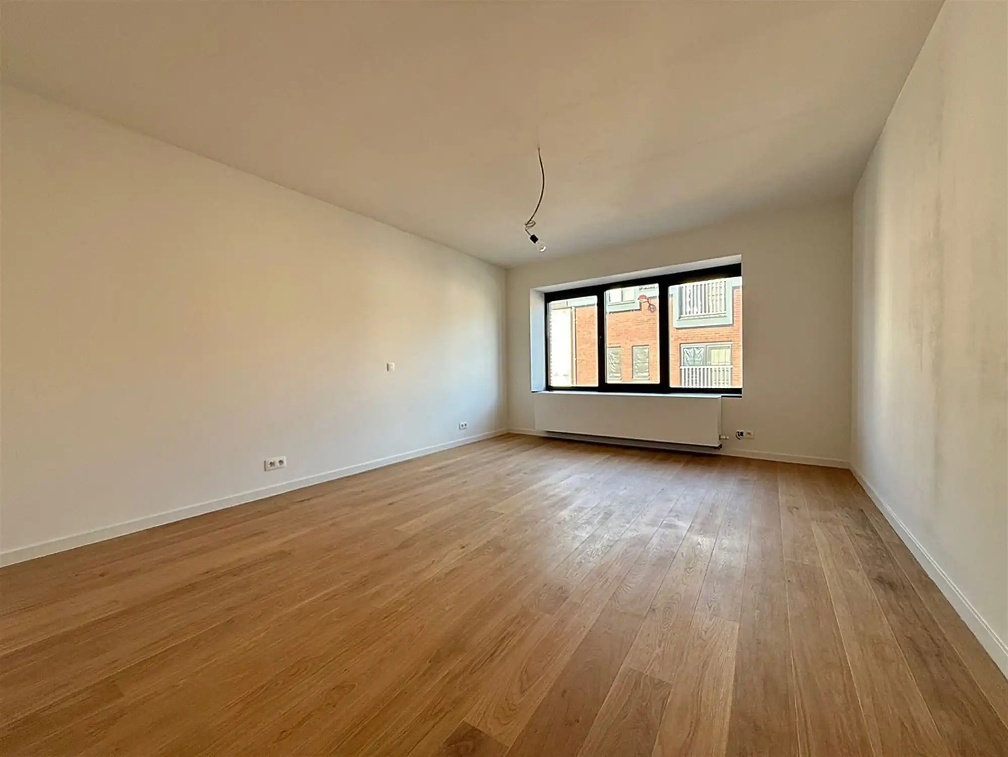 Ruime instapklare kwalitatief gerenoveerde WONING met 3 SLAAPKAMERS & TERRAS foto 13