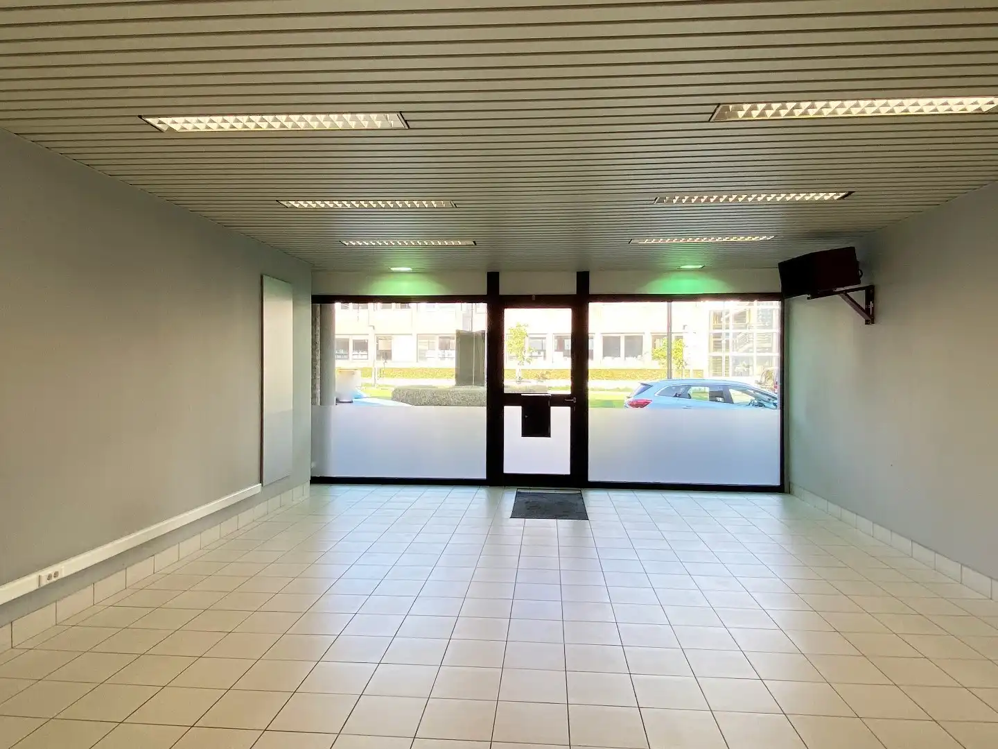 WINKELRUIMTE OP COMMERCIËLE LIGGING IN CENTRUM PITTEM foto 5